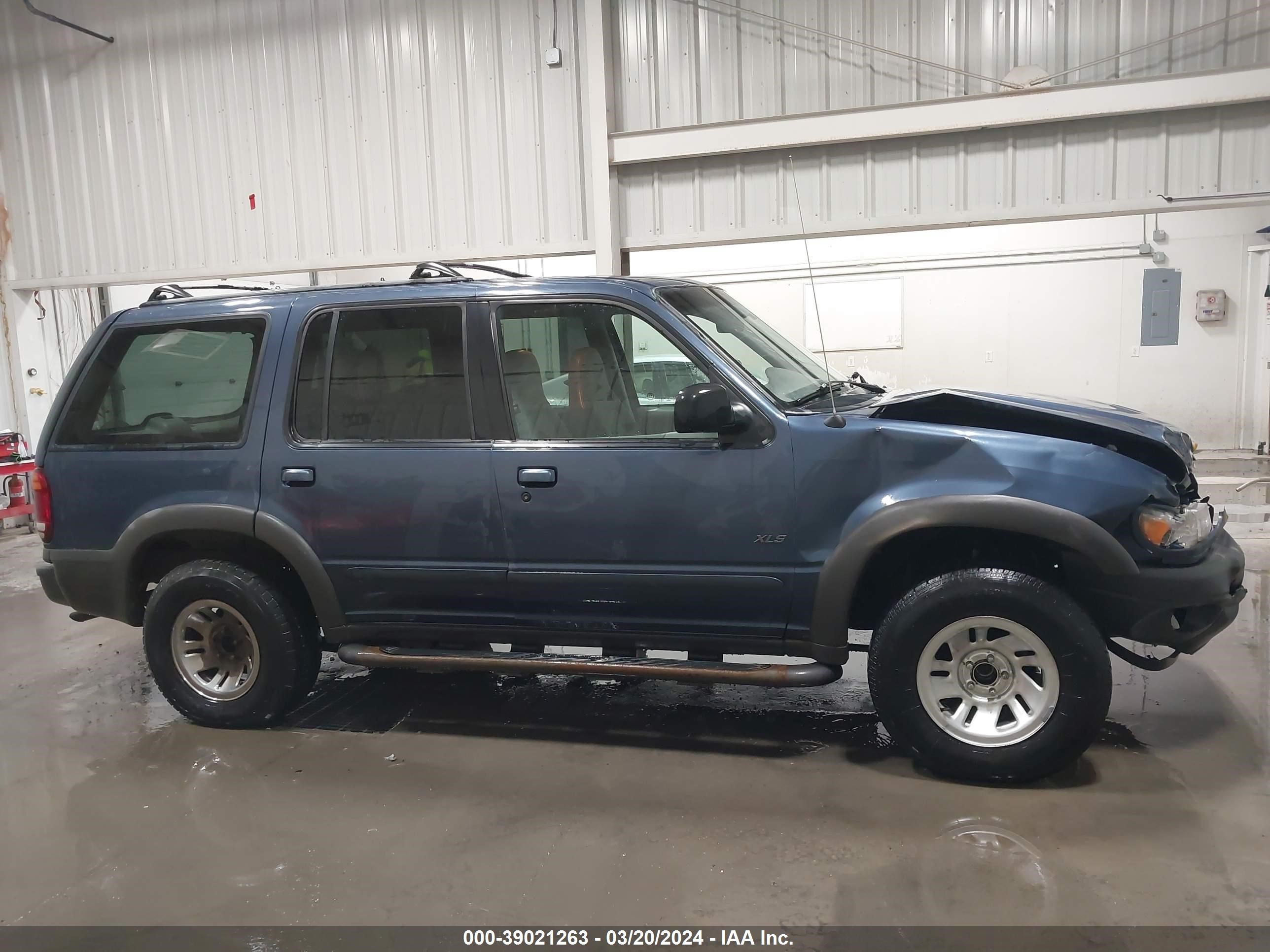 Photo 12 VIN: 1FMZU72X7YZB81521 - FORD EXPLORER 