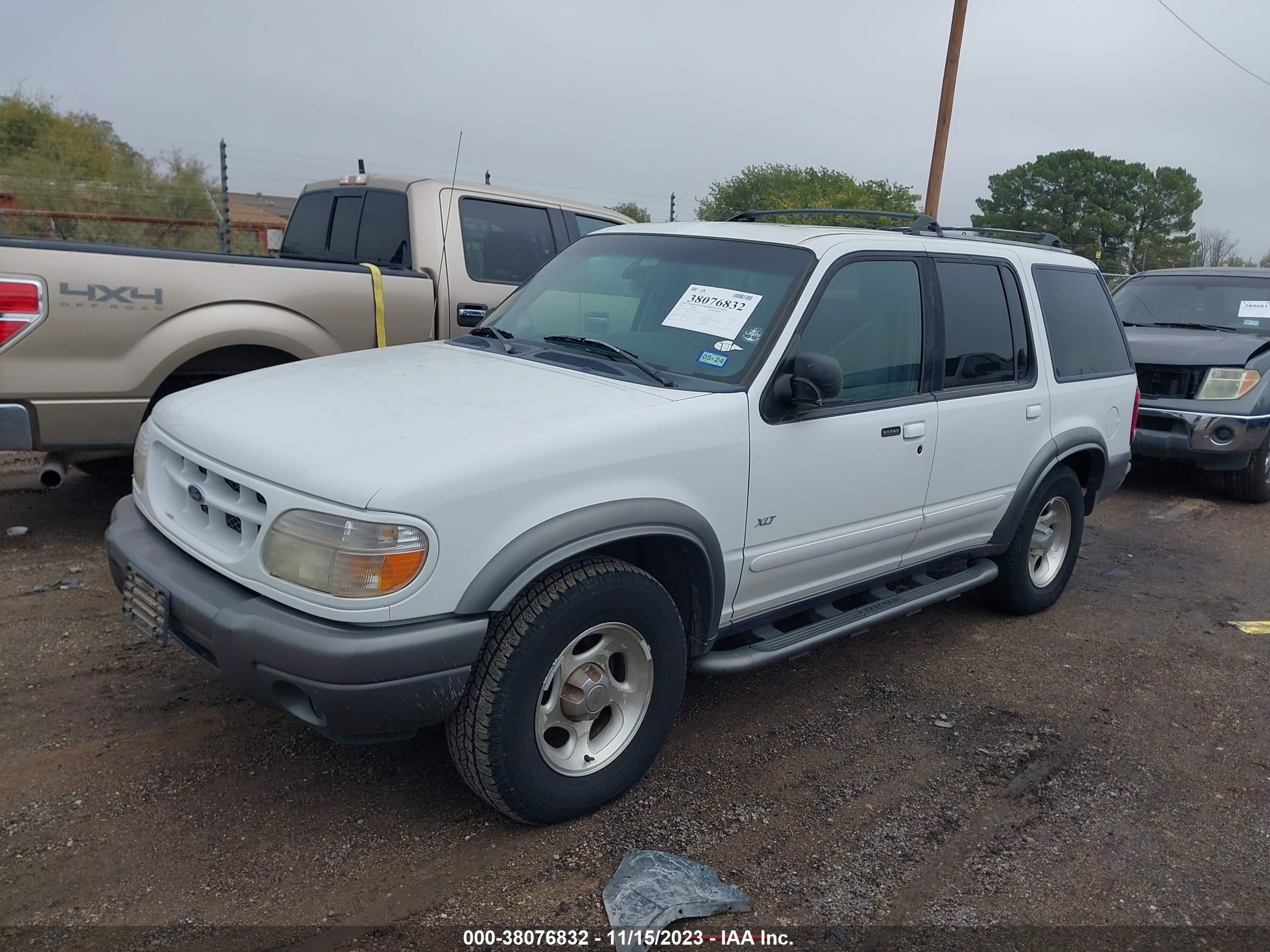 Photo 1 VIN: 1FMZU73E41ZA27822 - FORD EXPLORER 