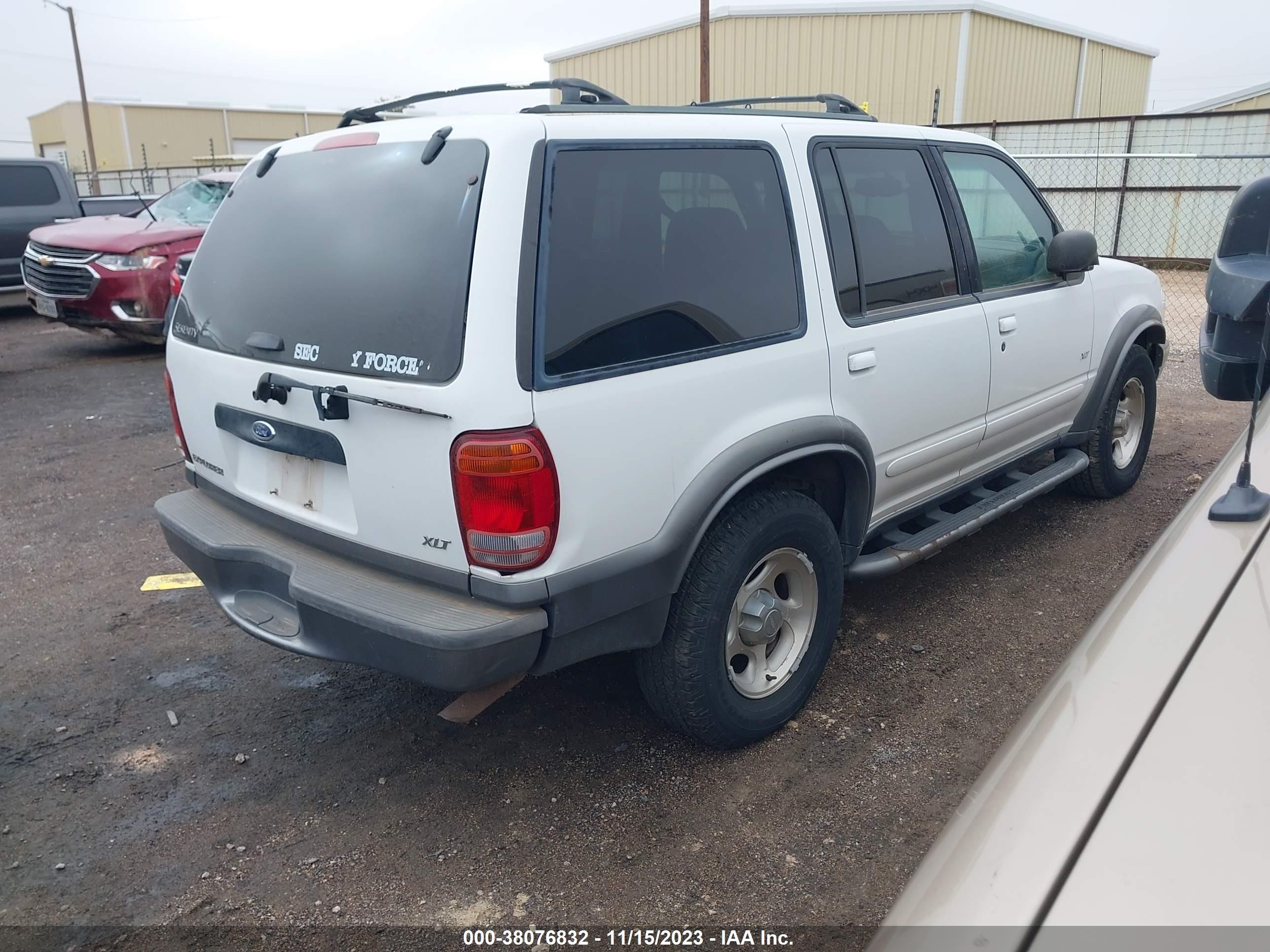 Photo 3 VIN: 1FMZU73E41ZA27822 - FORD EXPLORER 