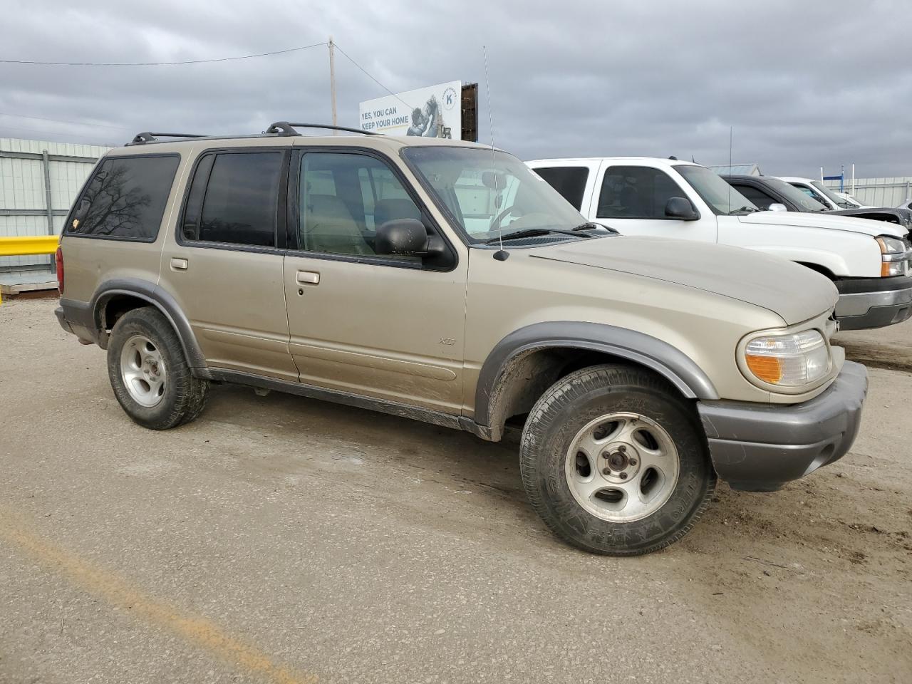 Photo 3 VIN: 1FMZU73E8YZA68190 - FORD EXPLORER 