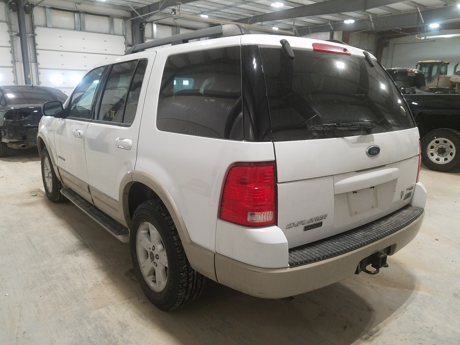 Photo 2 VIN: 1FMZU74W25UA04338 - FORD EXPLORER E 