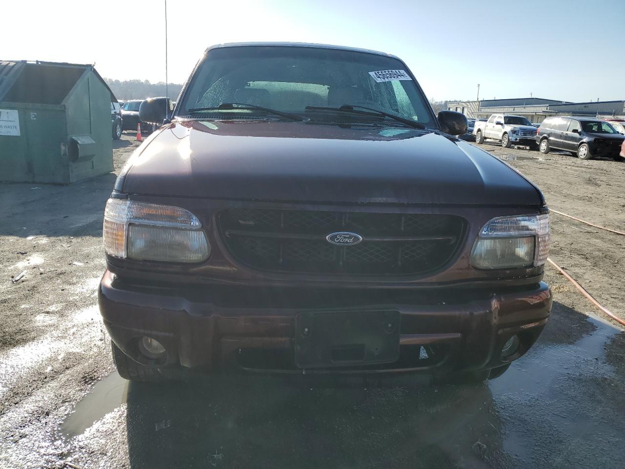 Photo 4 VIN: 1FMZU85P5YZA05679 - FORD EXPLORER 