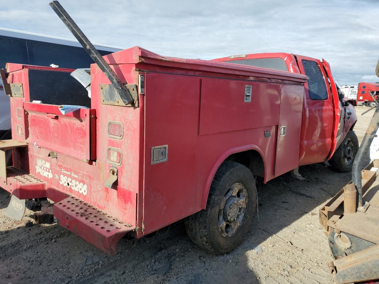 Photo 2 VIN: 1FT3X2BR4AEA61609 - FORD F250 