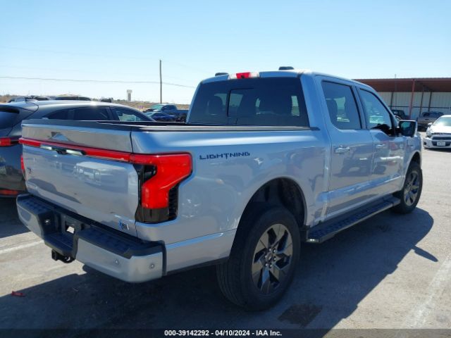 Photo 3 VIN: 1FT6W1EV2NWG03443 - FORD F-150 LIGHTNING 