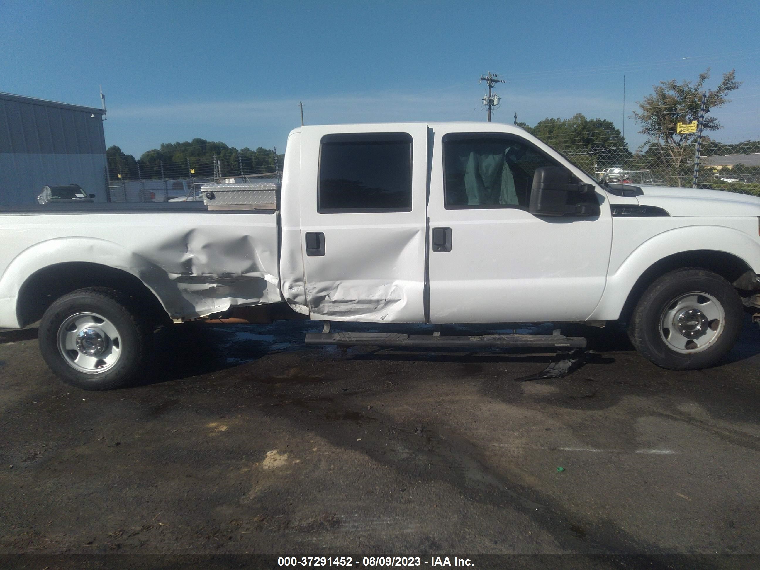 Photo 12 VIN: 1FT7W2A69BEA50249 - FORD F250 