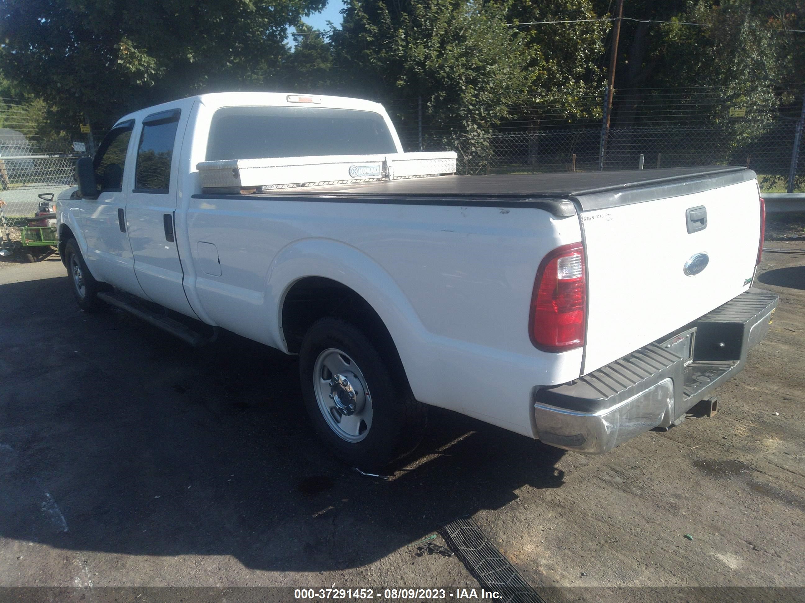 Photo 2 VIN: 1FT7W2A69BEA50249 - FORD F250 