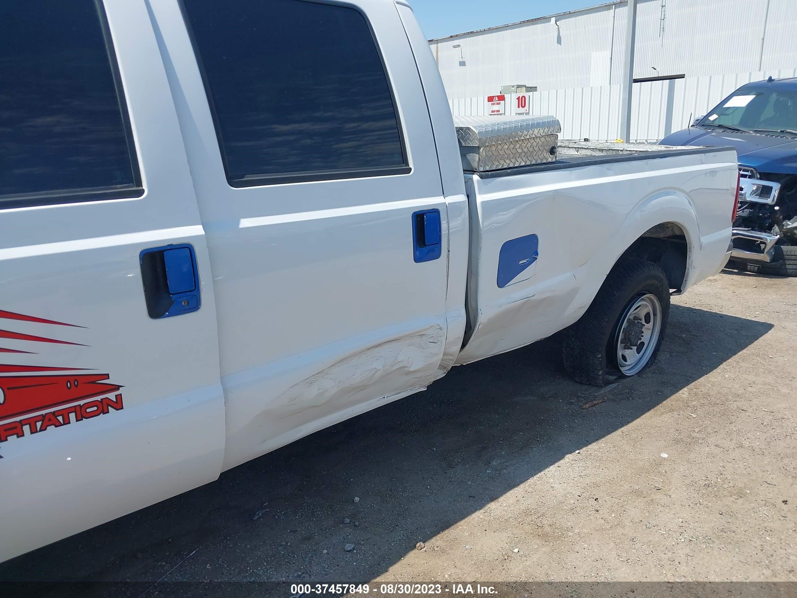 Photo 5 VIN: 1FT7W2AT2FED64773 - FORD F250 