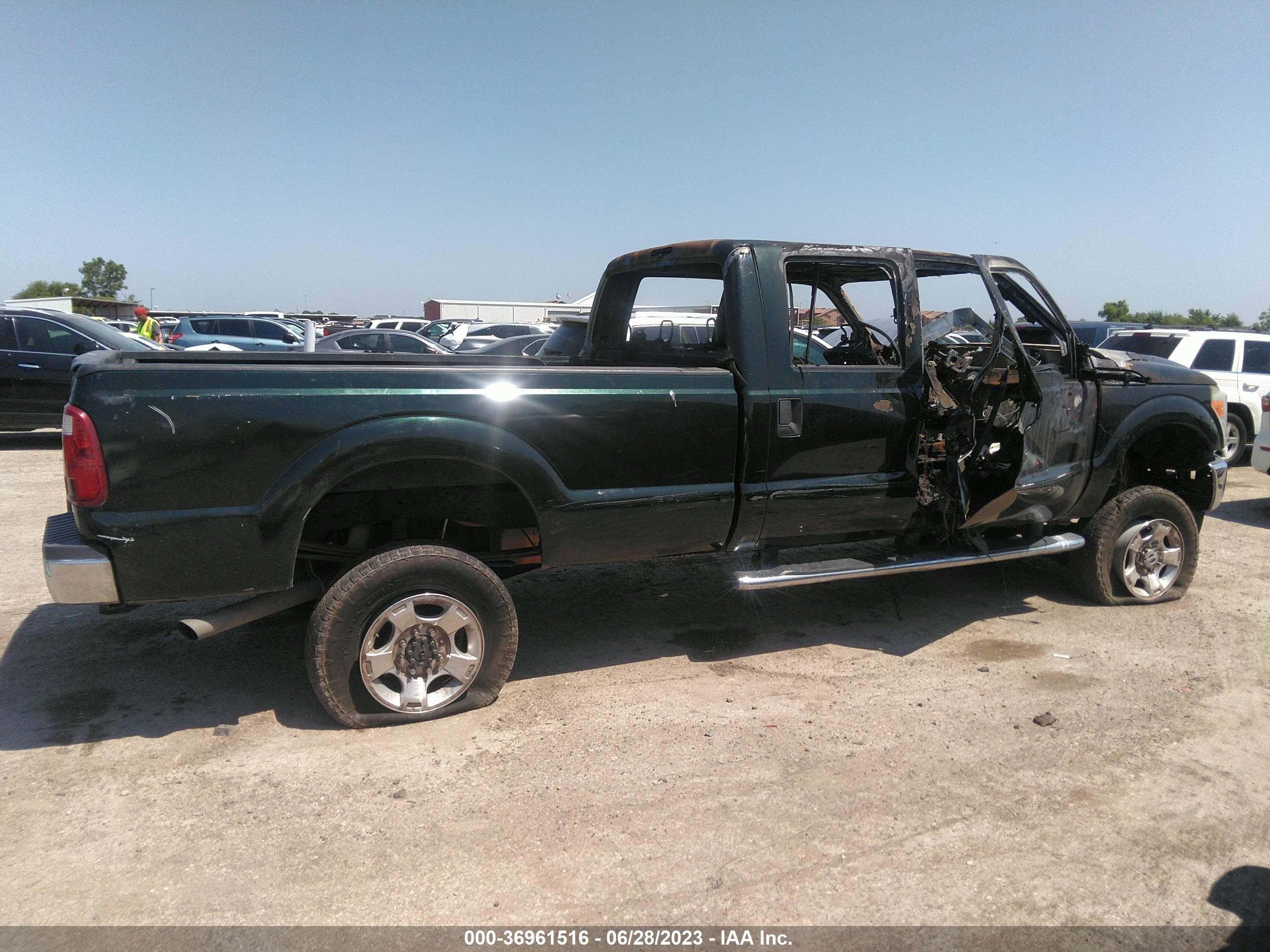 Photo 11 VIN: 1FT7W2B60DEB03499 - FORD F250 