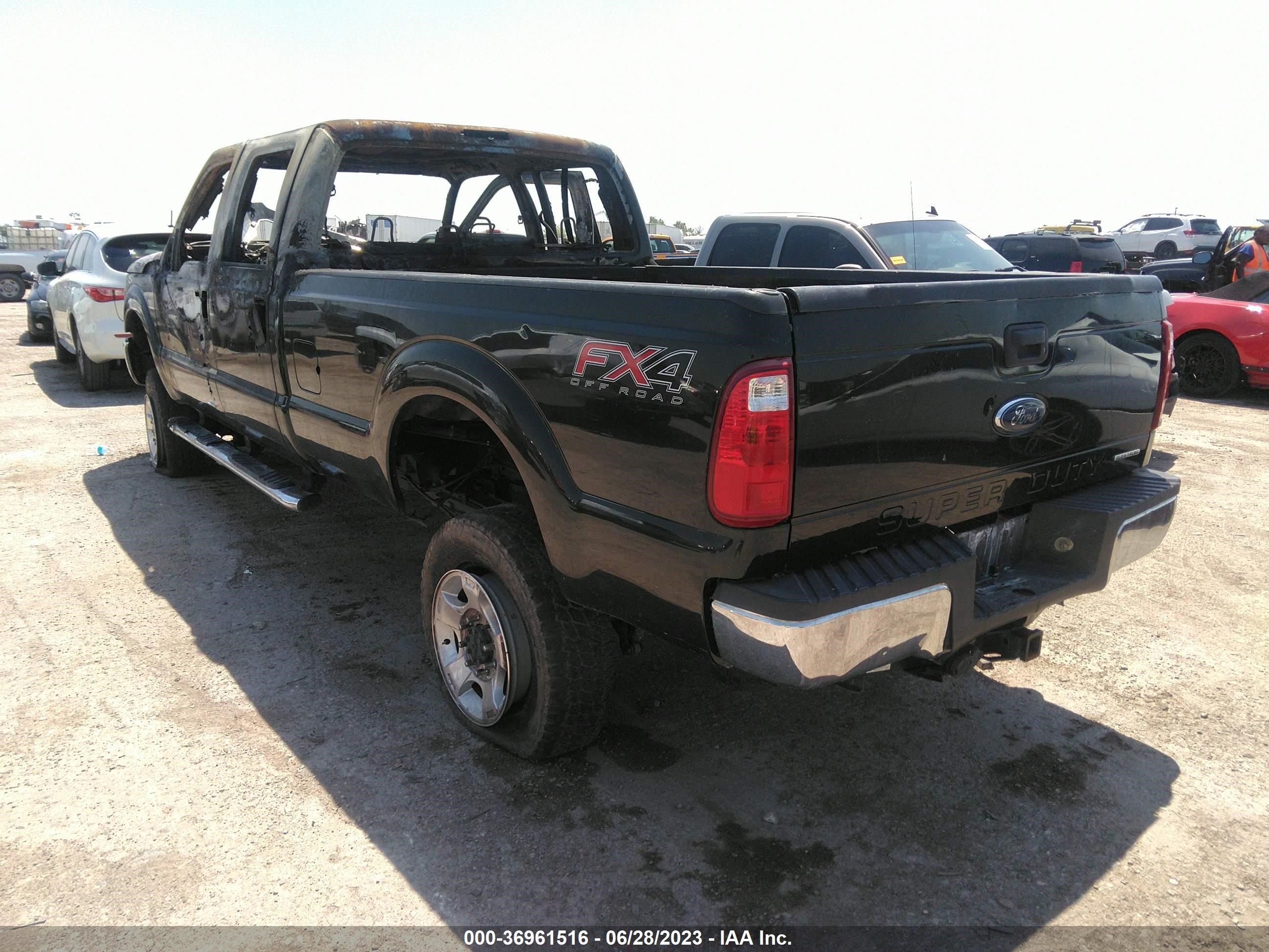 Photo 2 VIN: 1FT7W2B60DEB03499 - FORD F250 