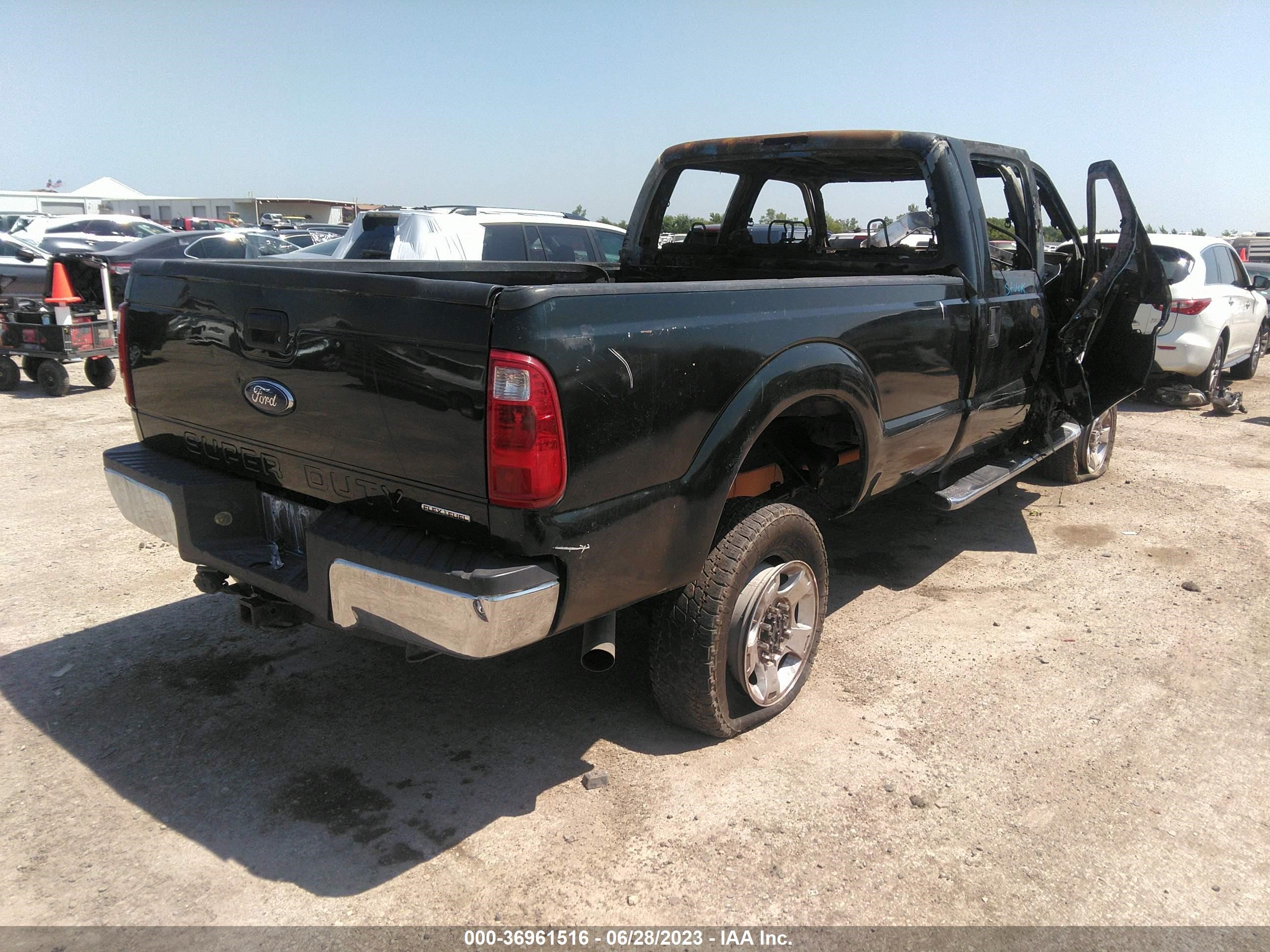 Photo 3 VIN: 1FT7W2B60DEB03499 - FORD F250 