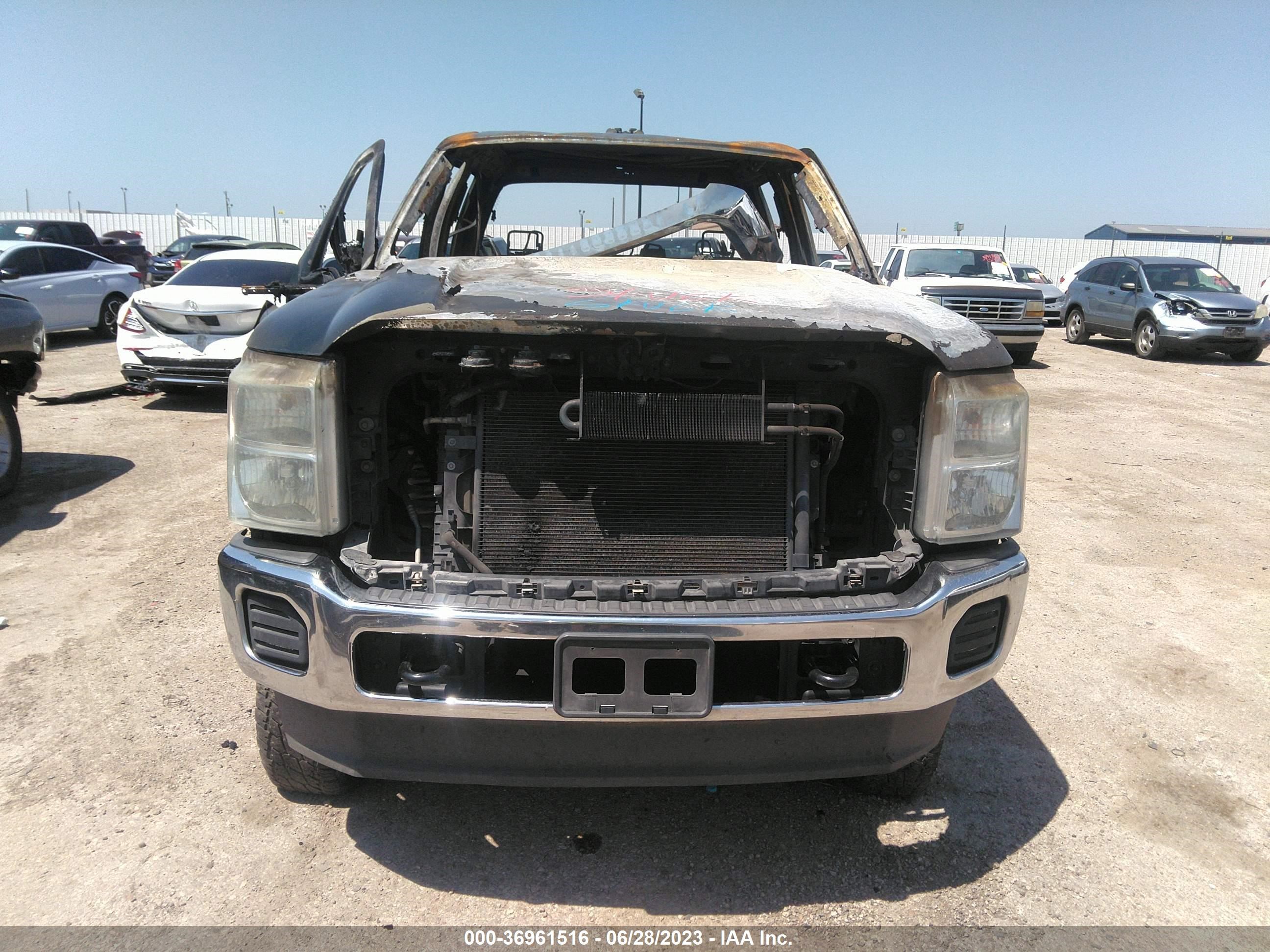 Photo 5 VIN: 1FT7W2B60DEB03499 - FORD F250 