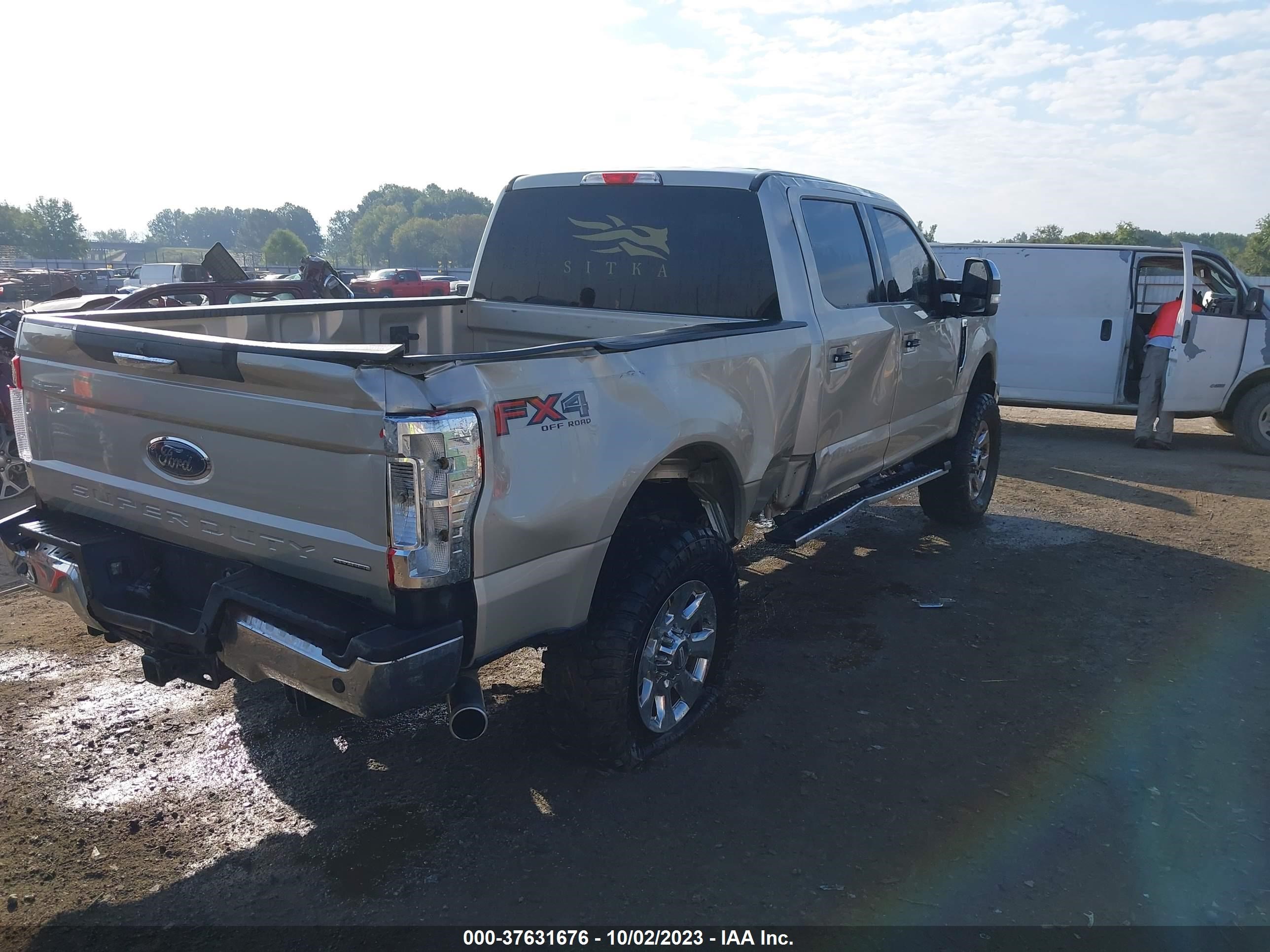 Photo 3 VIN: 1FT7W2B62HEC89858 - FORD F250 