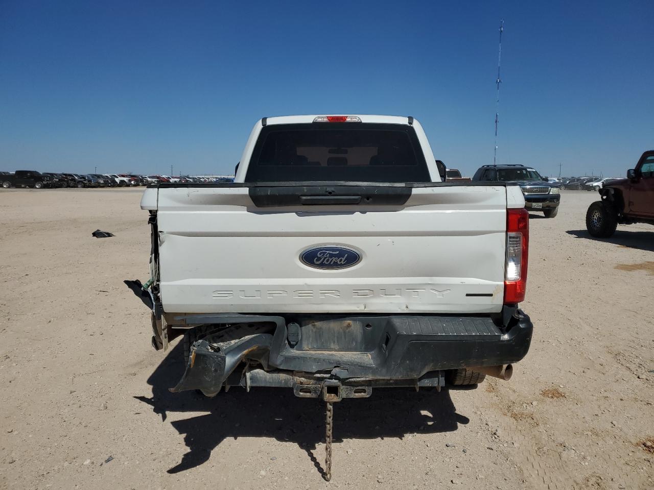 Photo 5 VIN: 1FT7W2B64HED51096 - FORD F250 