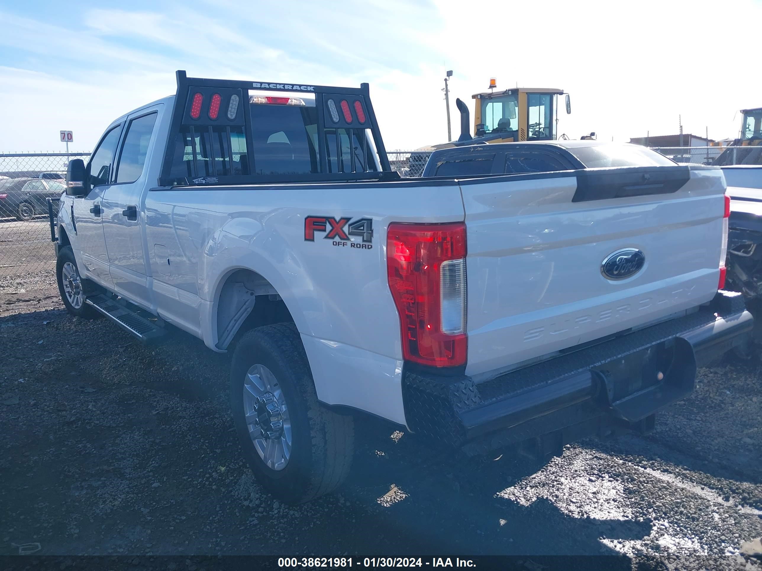 Photo 2 VIN: 1FT7W2B65JEC98253 - FORD F250 