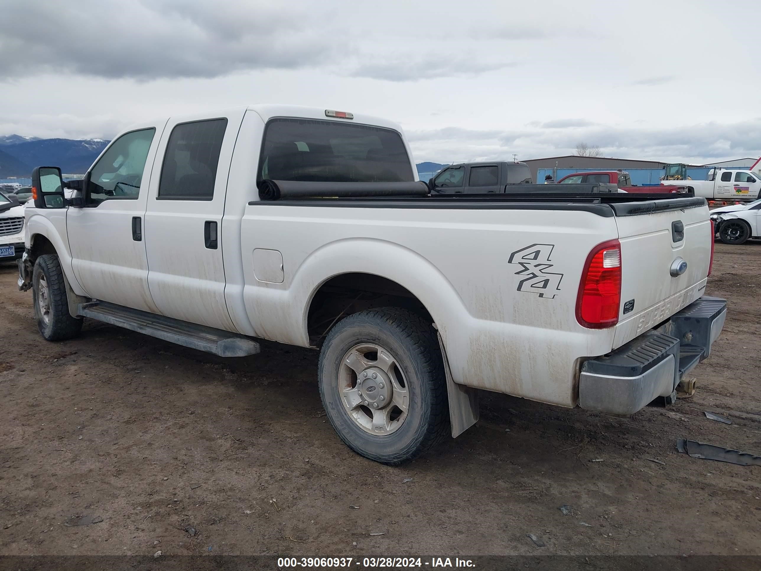 Photo 2 VIN: 1FT7W2B67DEA28428 - FORD F250 