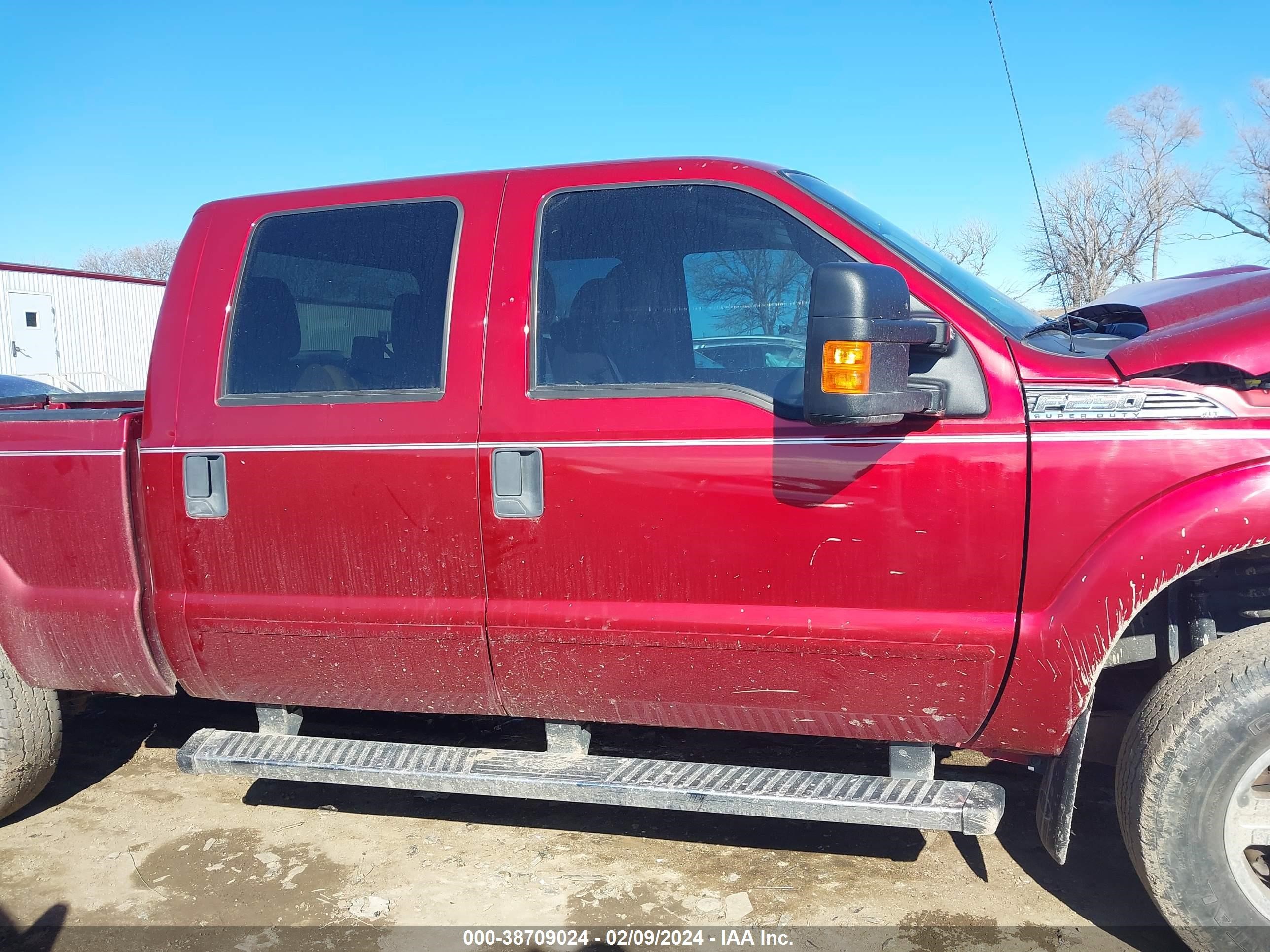 Photo 12 VIN: 1FT7W2B6XFED40438 - FORD F250 