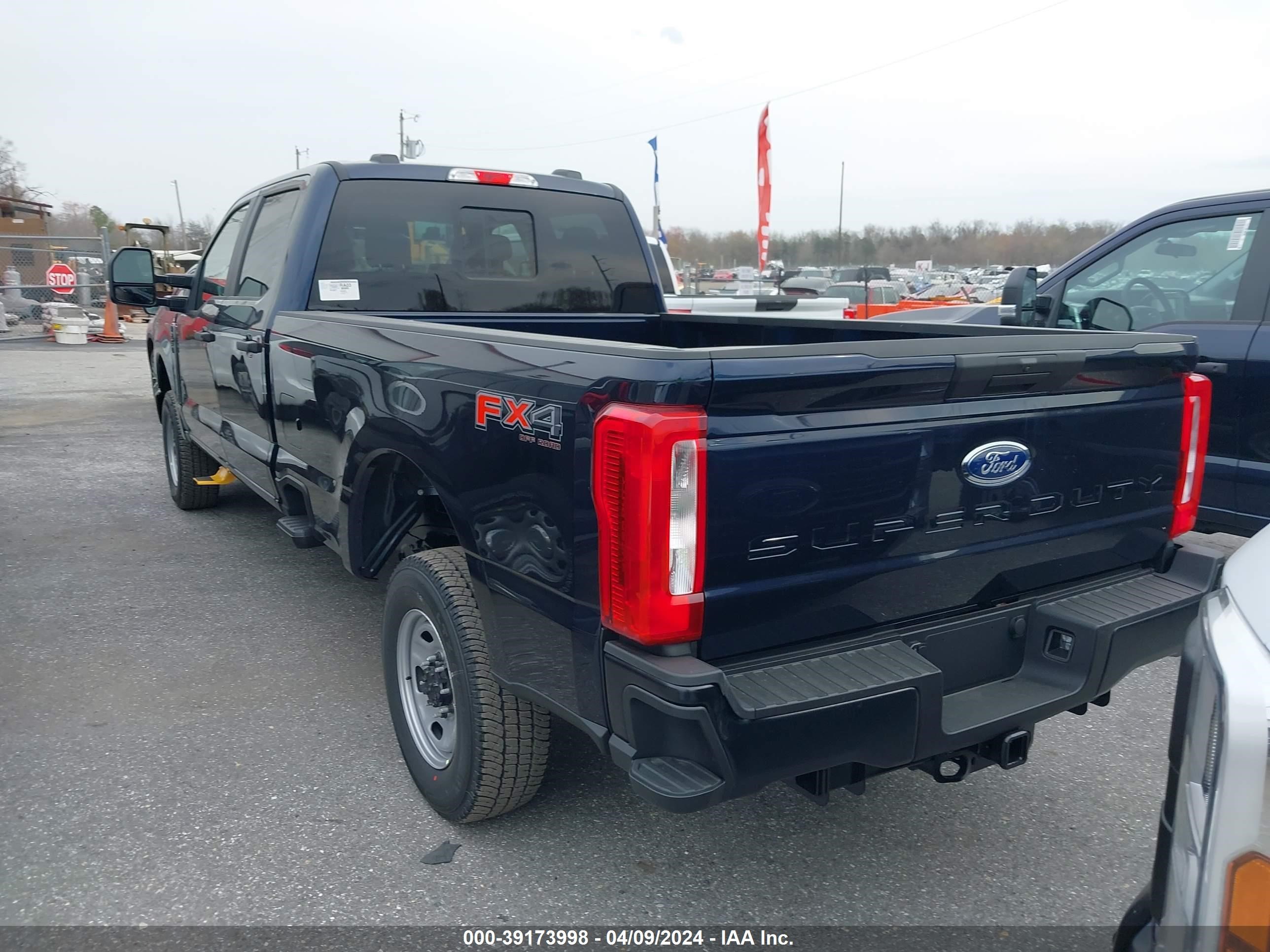 Photo 2 VIN: 1FT7W2BA0RED58245 - FORD F250 