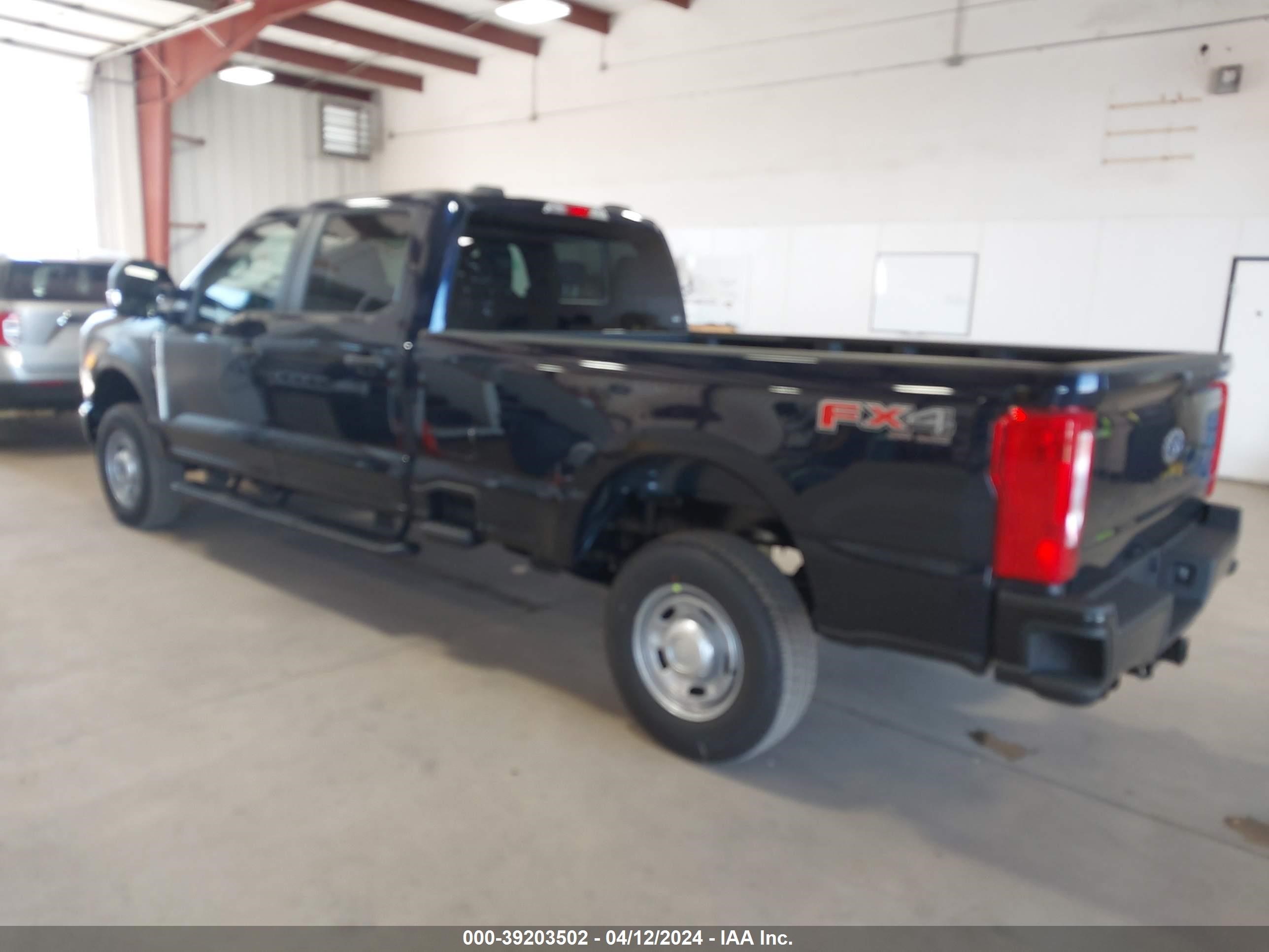 Photo 2 VIN: 1FT7W2BA3RED59101 - FORD F250 