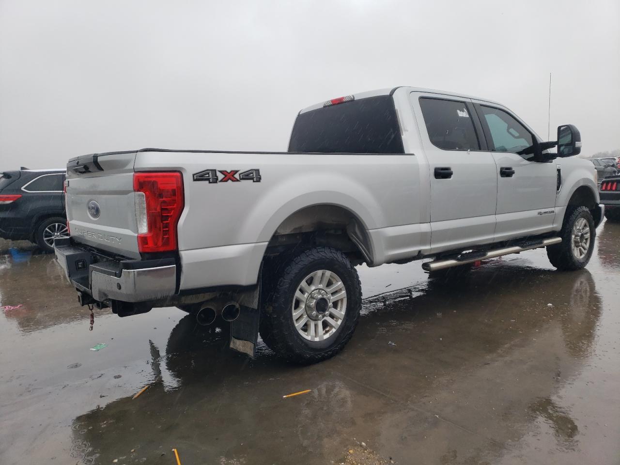 Photo 2 VIN: 1FT7W2BT0HEB68896 - FORD F250 