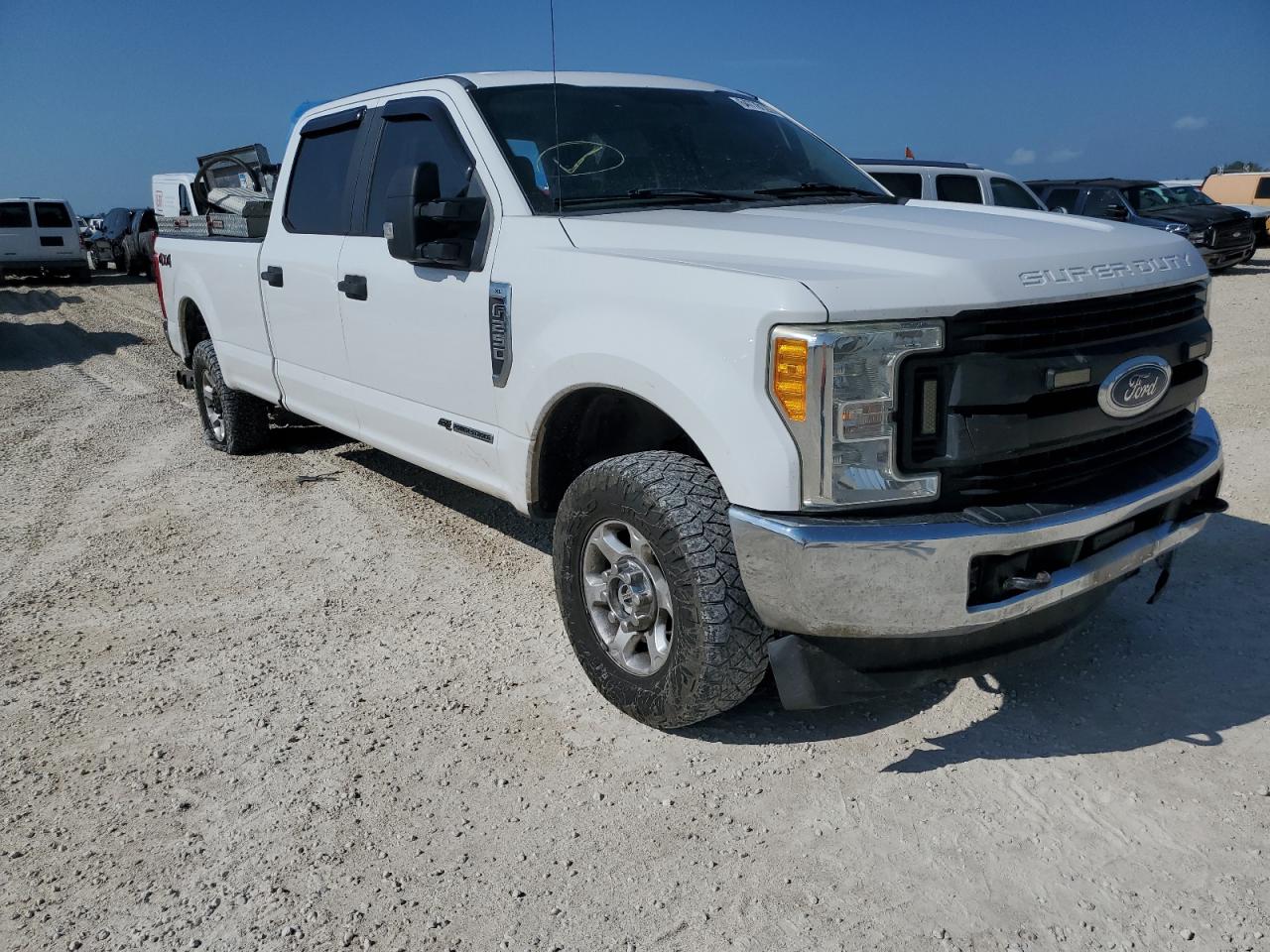 Photo 3 VIN: 1FT7W2BT0HEB88663 - FORD F250 