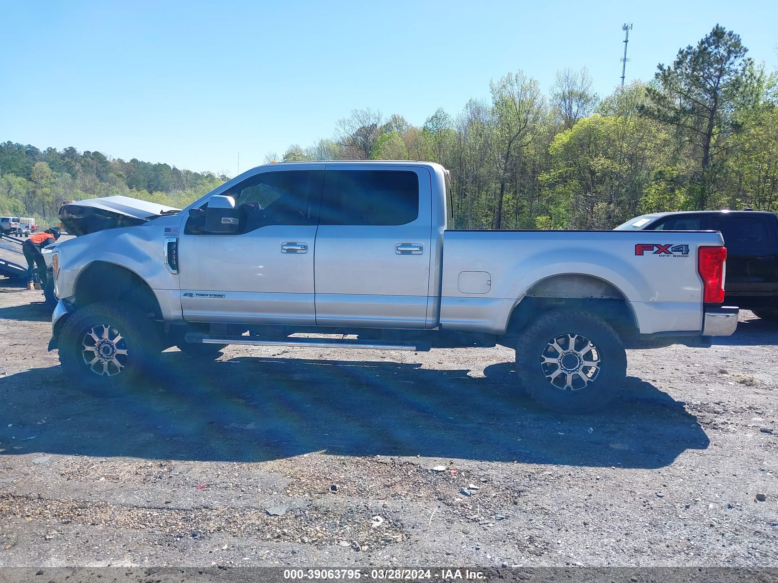 Photo 13 VIN: 1FT7W2BT0HEF30905 - FORD F250 