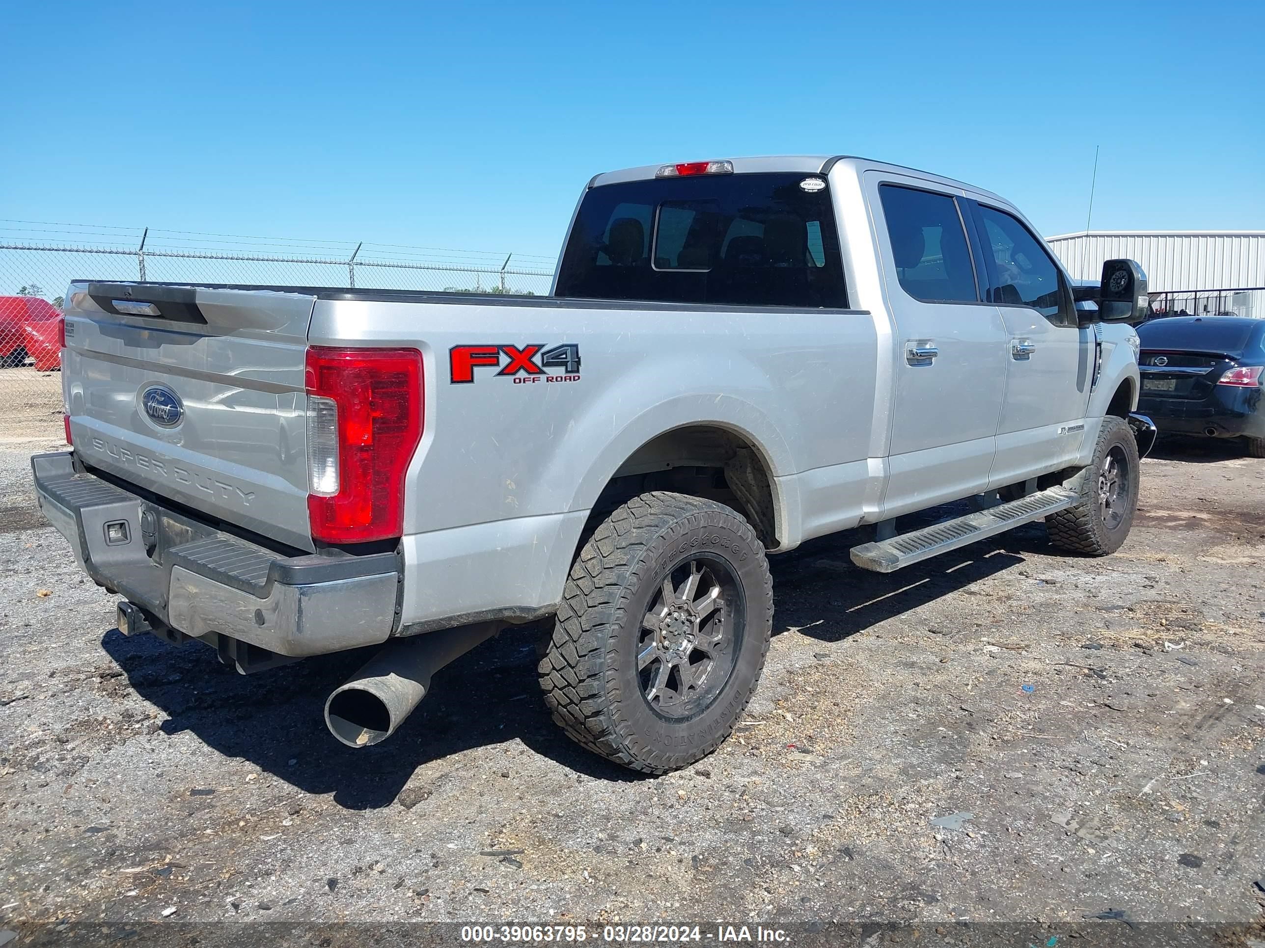 Photo 3 VIN: 1FT7W2BT0HEF30905 - FORD F250 