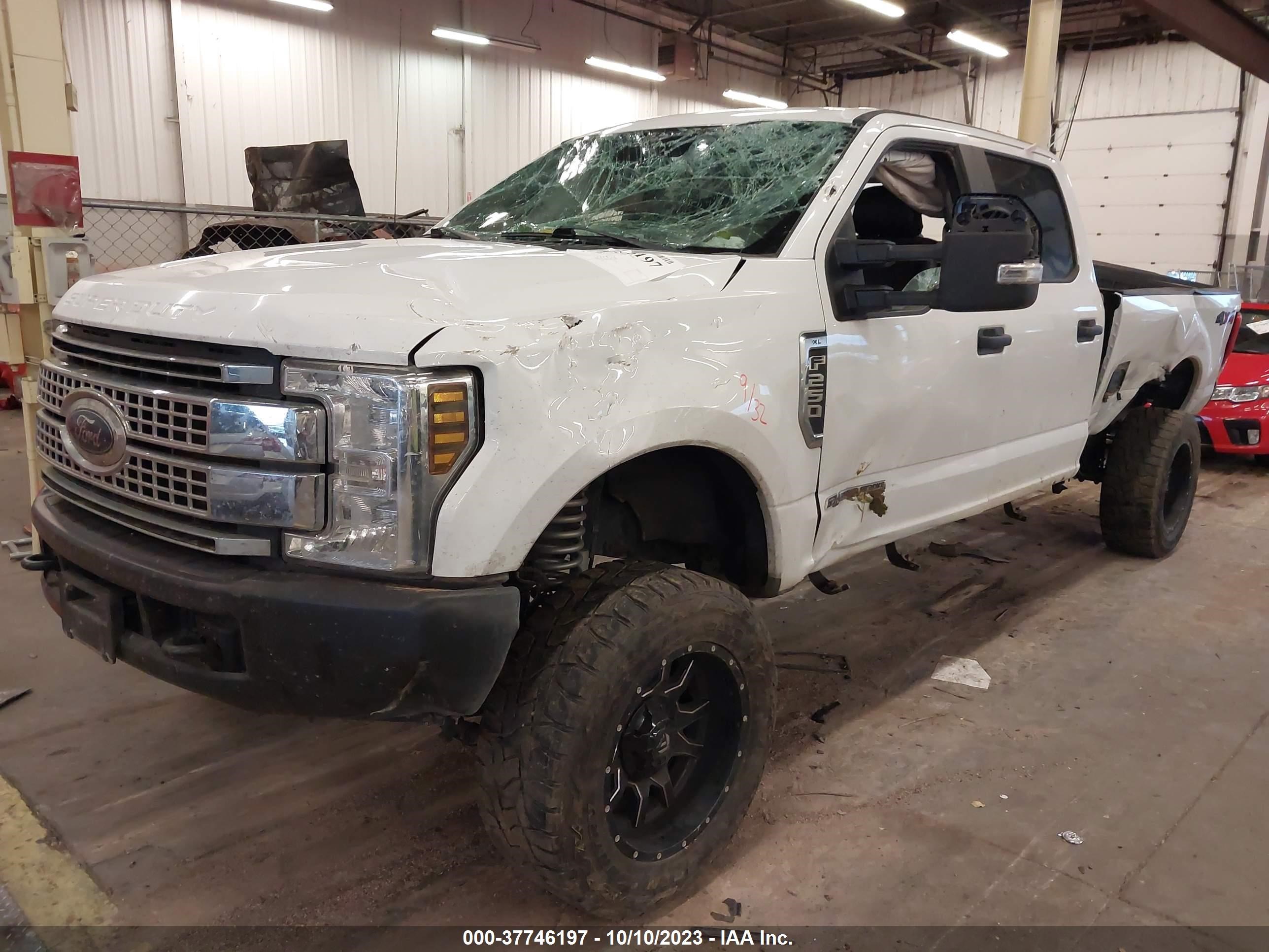 Photo 1 VIN: 1FT7W2BT1JEC26813 - FORD F250 