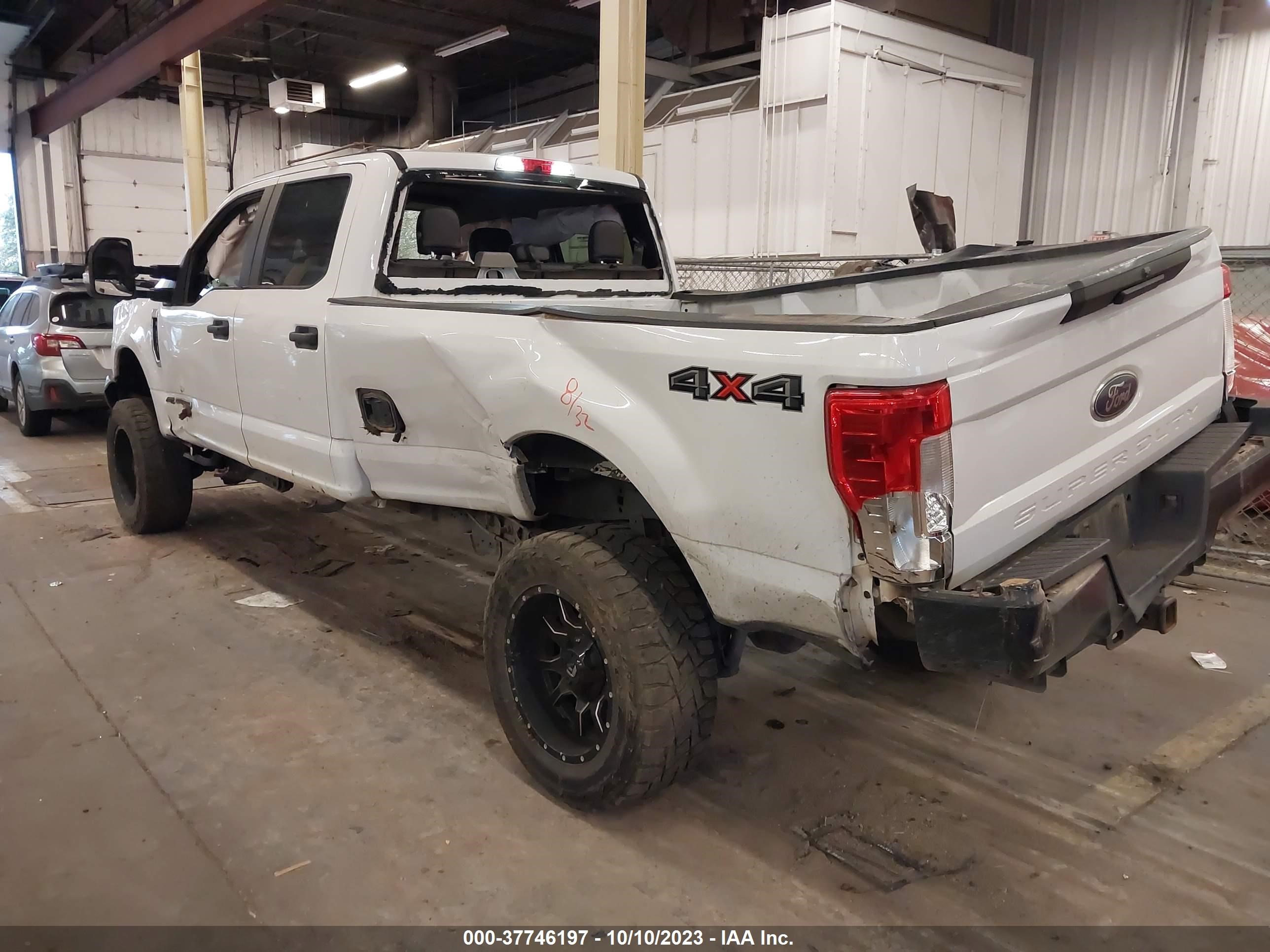 Photo 2 VIN: 1FT7W2BT1JEC26813 - FORD F250 