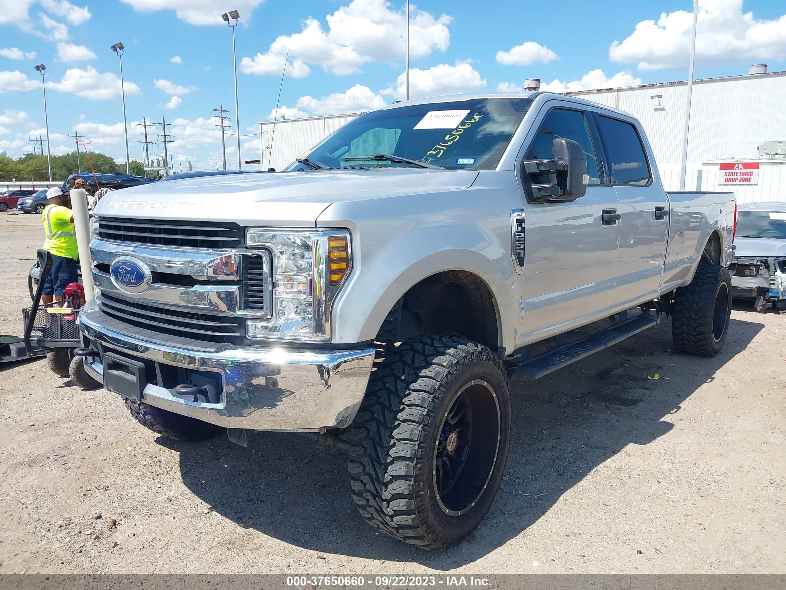 Photo 1 VIN: 1FT7W2BT2KEG46940 - FORD F250 