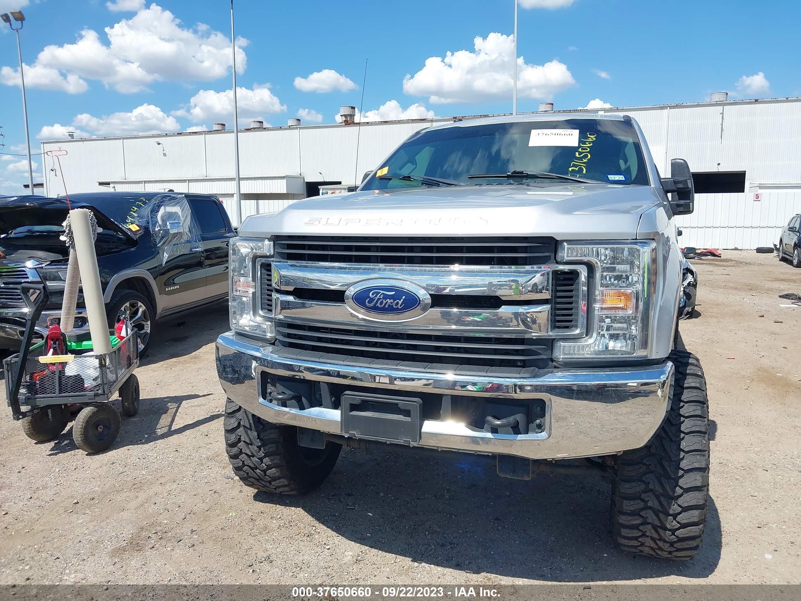 Photo 11 VIN: 1FT7W2BT2KEG46940 - FORD F250 