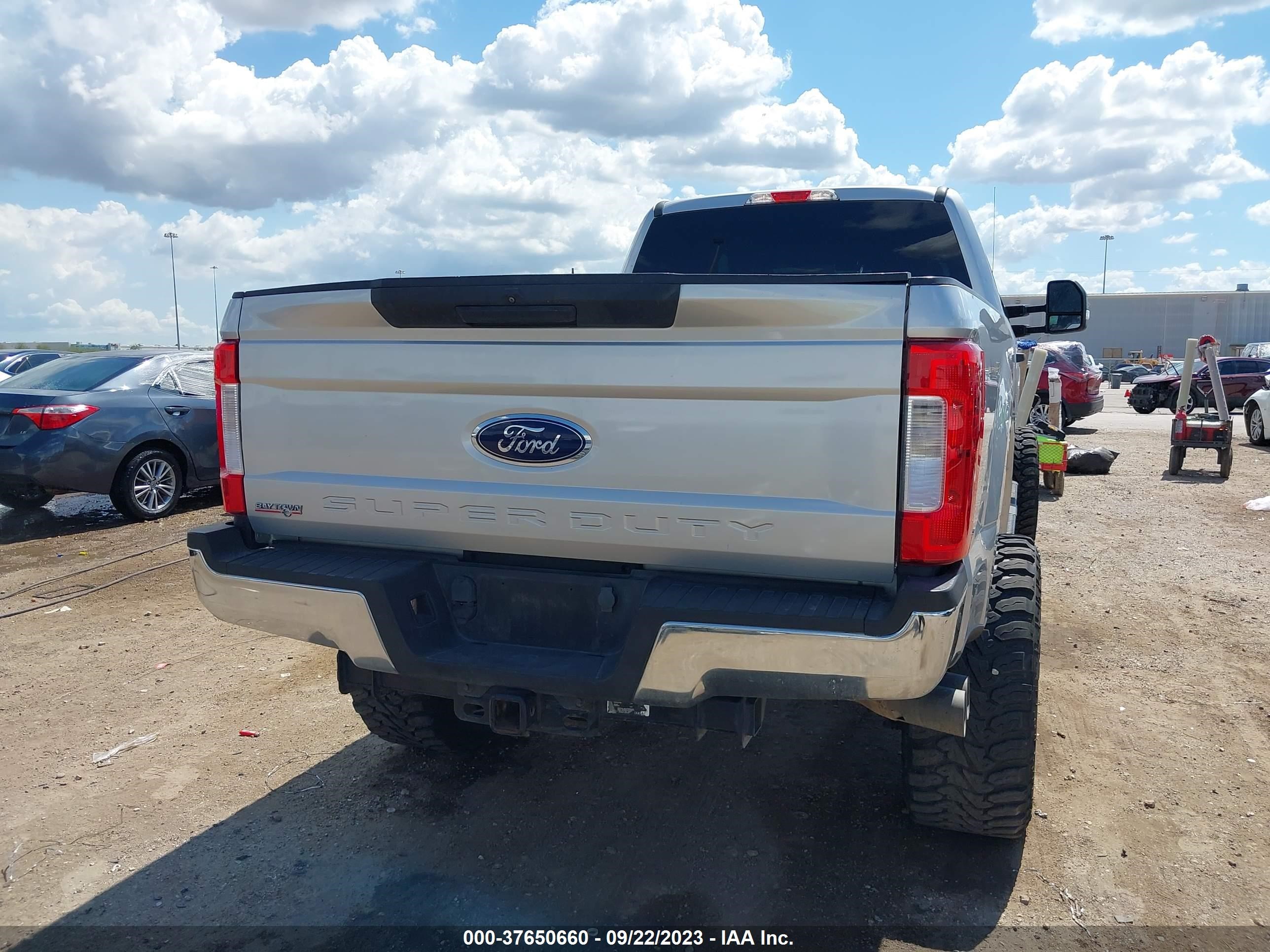 Photo 15 VIN: 1FT7W2BT2KEG46940 - FORD F250 