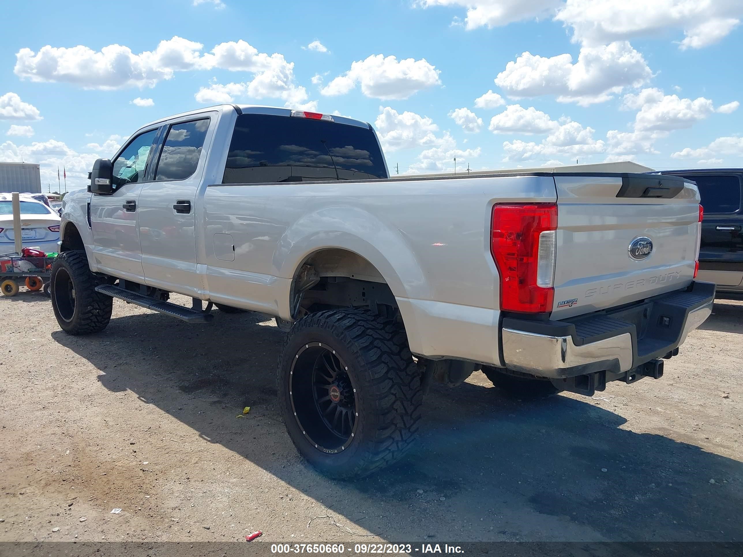 Photo 2 VIN: 1FT7W2BT2KEG46940 - FORD F250 