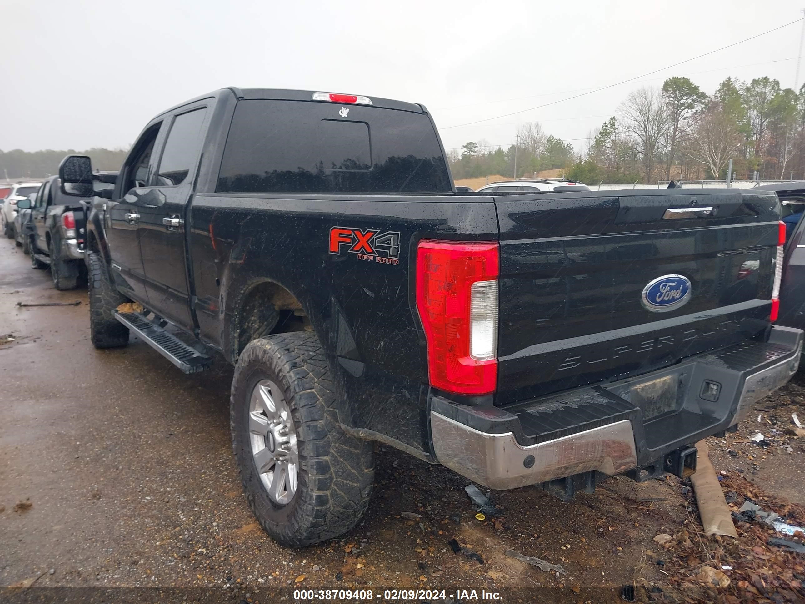 Photo 2 VIN: 1FT7W2BT4JEB17374 - FORD F250 