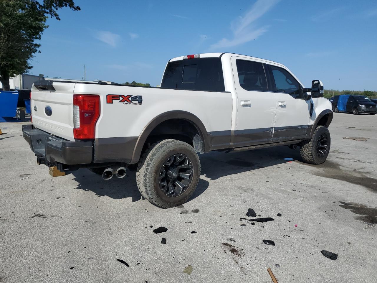 Photo 2 VIN: 1FT7W2BT5HEE00666 - FORD F250 