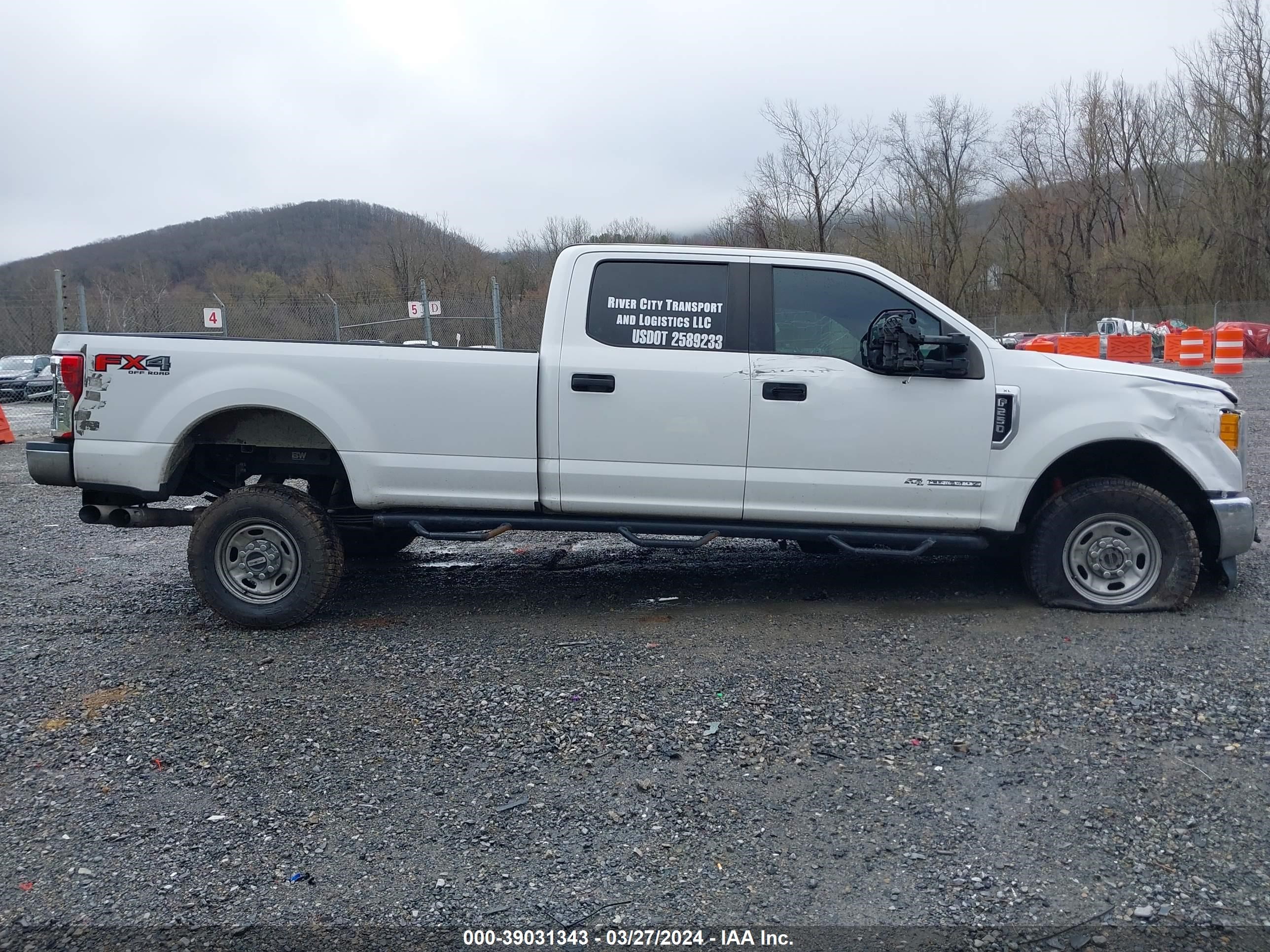 Photo 12 VIN: 1FT7W2BT7HEE01625 - FORD F250 