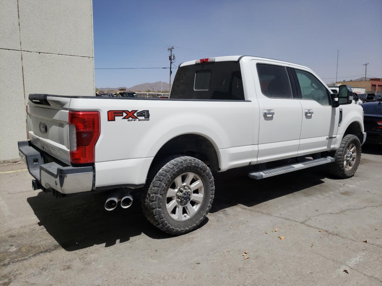 Photo 2 VIN: 1FT7W2BT7JEB65063 - FORD F250 