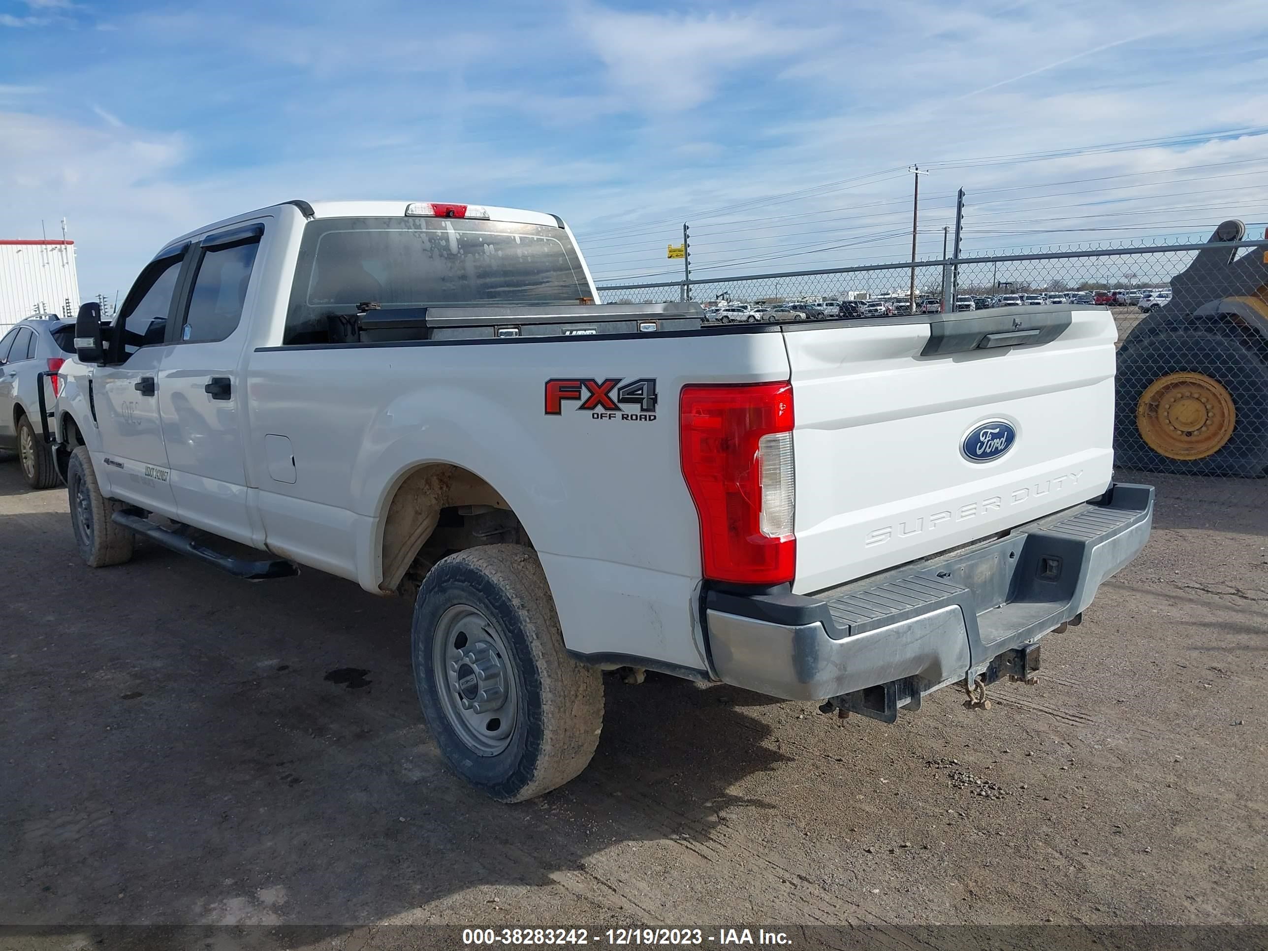 Photo 2 VIN: 1FT7W2BT9HEE32200 - FORD F250 