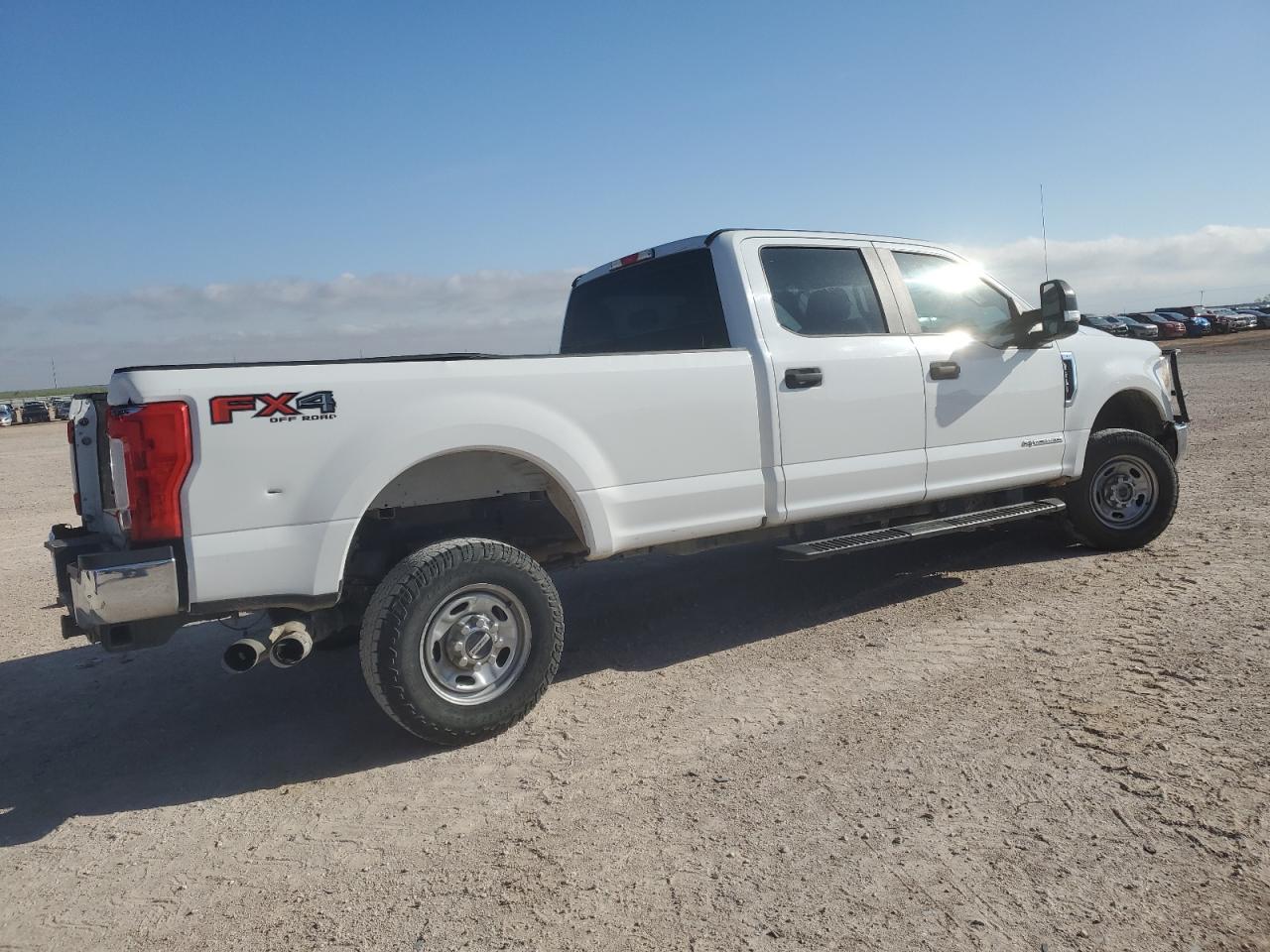 Photo 2 VIN: 1FT7W2BTXHEE24882 - FORD F250 