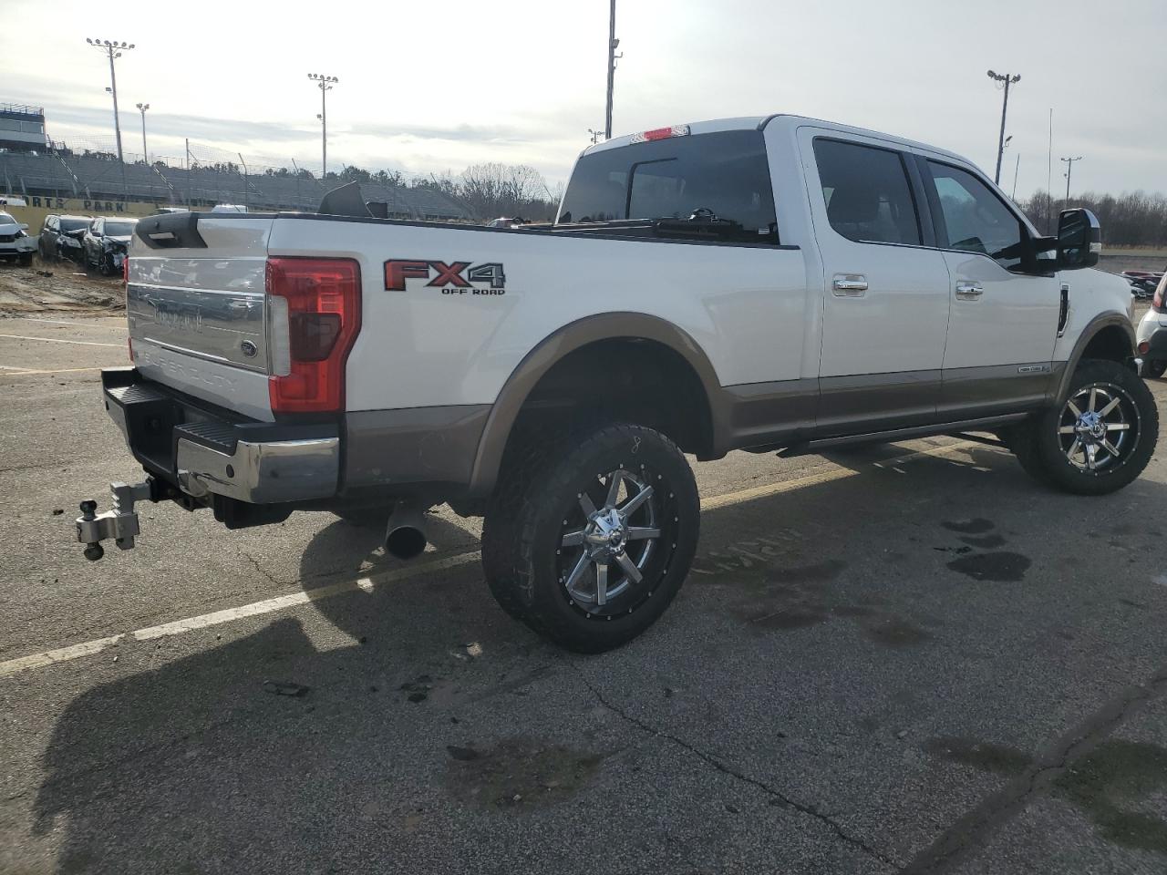 Photo 2 VIN: 1FT7W2BTXJEB16892 - FORD F250 