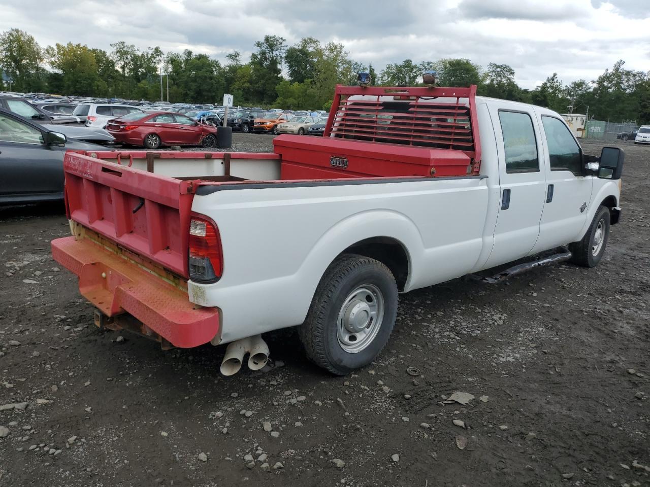 Photo 2 VIN: 1FT7W3AT2CEA18000 - FORD F350 