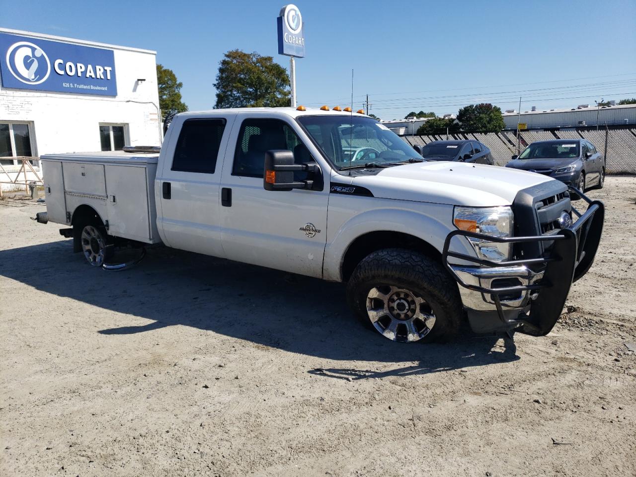 Photo 3 VIN: 1FT7W3BT0BEB89969 - FORD F350 