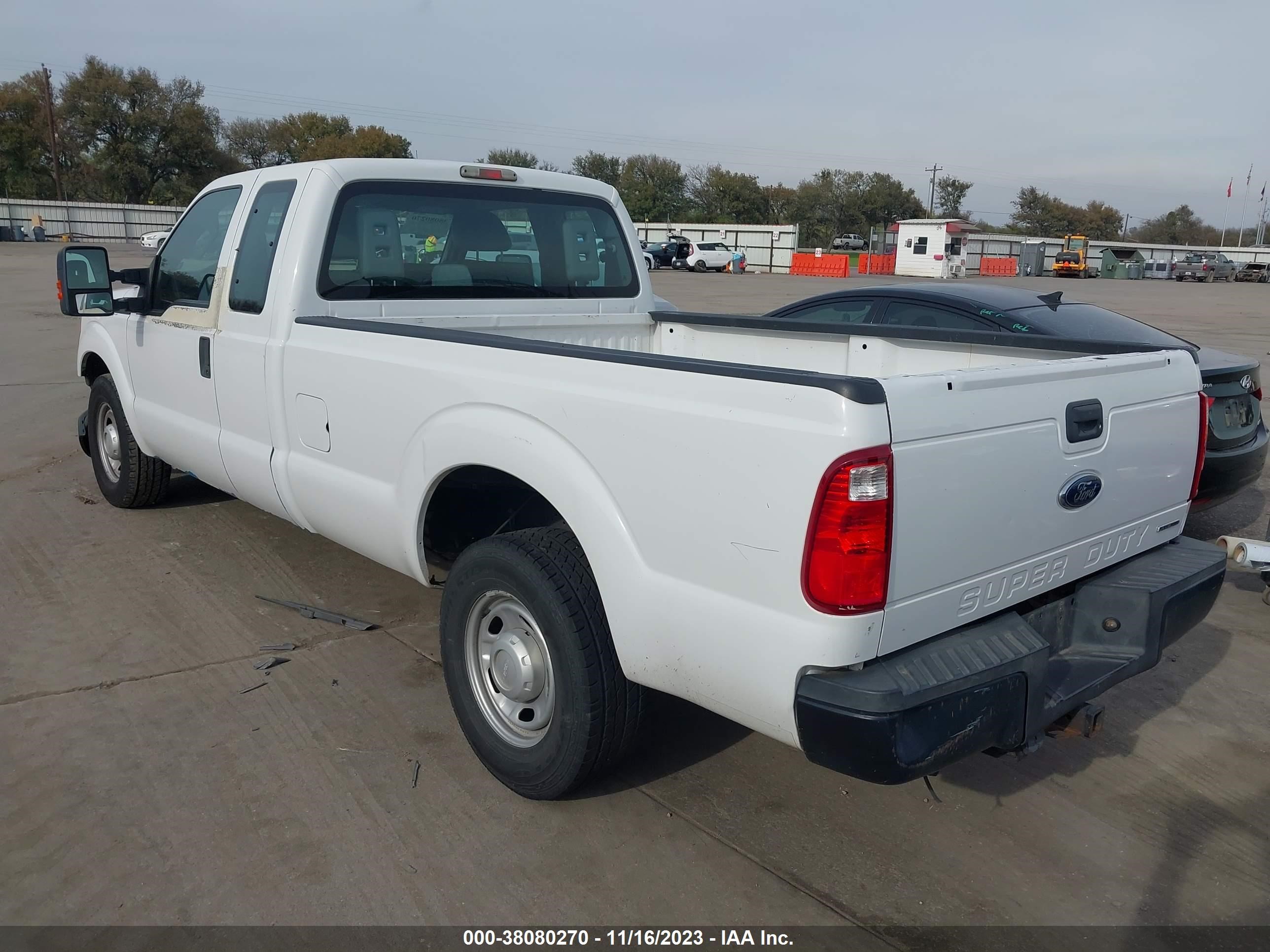 Photo 2 VIN: 1FT7X2A63DEA40073 - FORD F250 