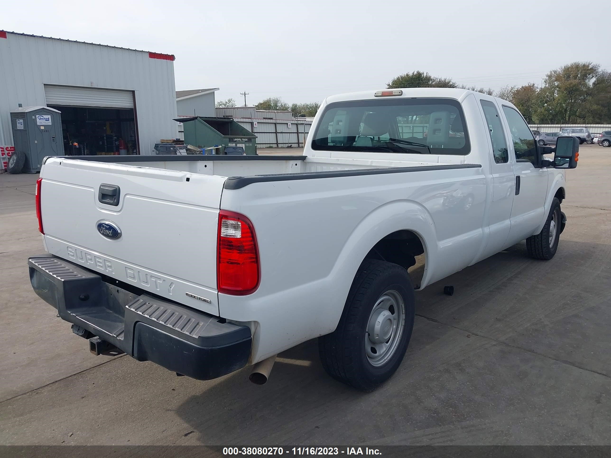 Photo 3 VIN: 1FT7X2A63DEA40073 - FORD F250 