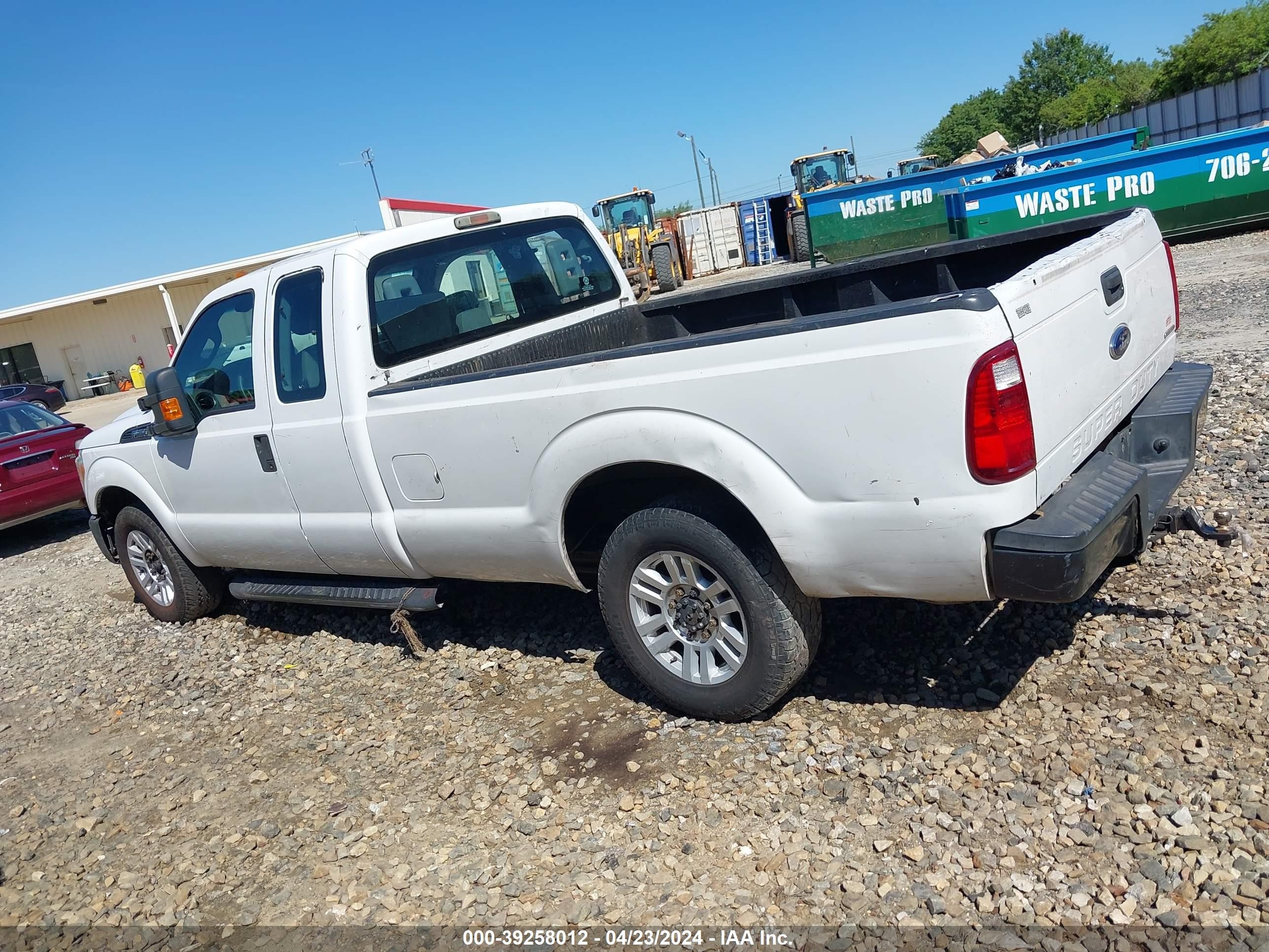 Photo 13 VIN: 1FT7X2A68FEA67675 - FORD F250 