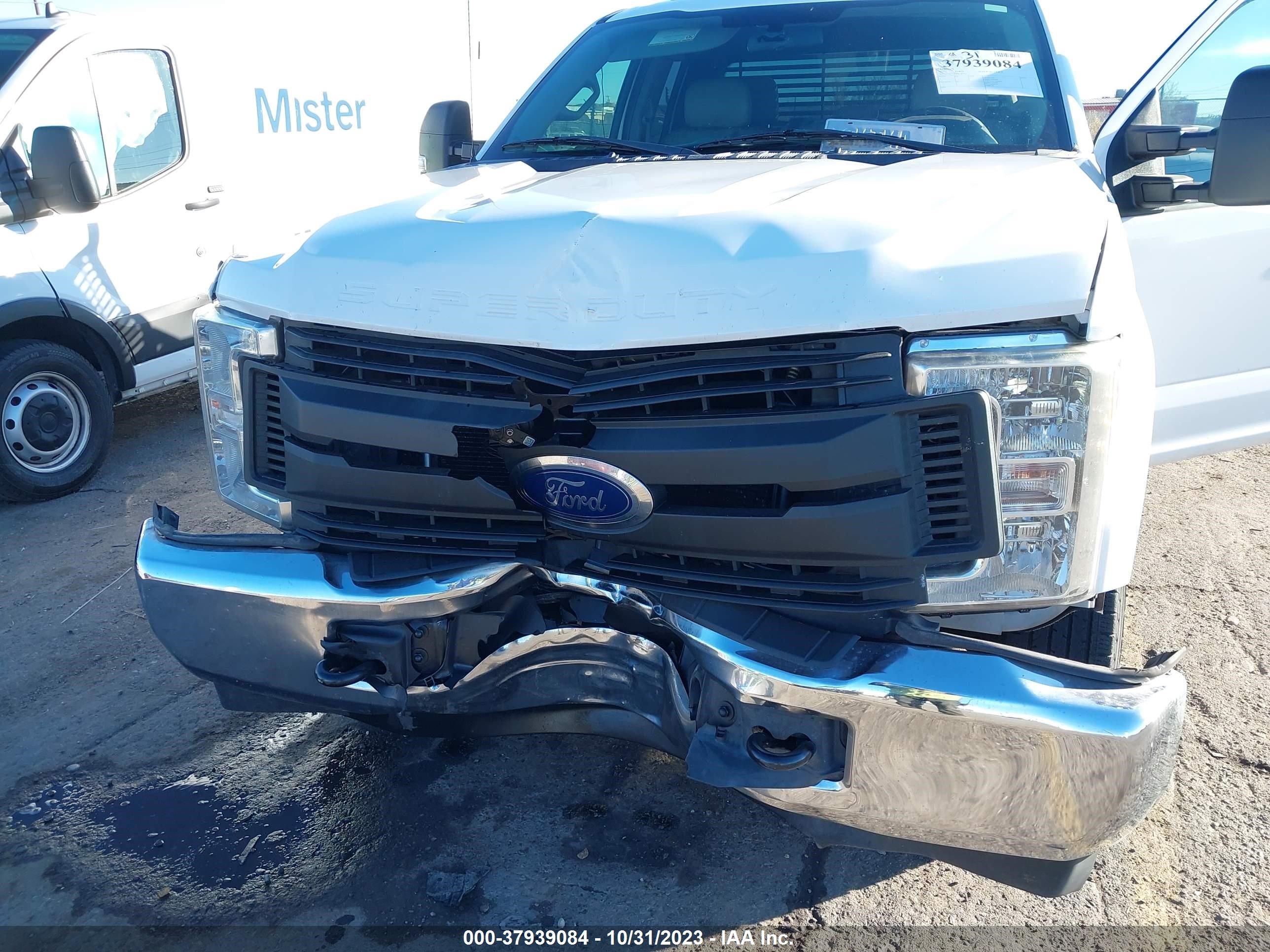 Photo 5 VIN: 1FT7X2A69HED07934 - FORD F250 