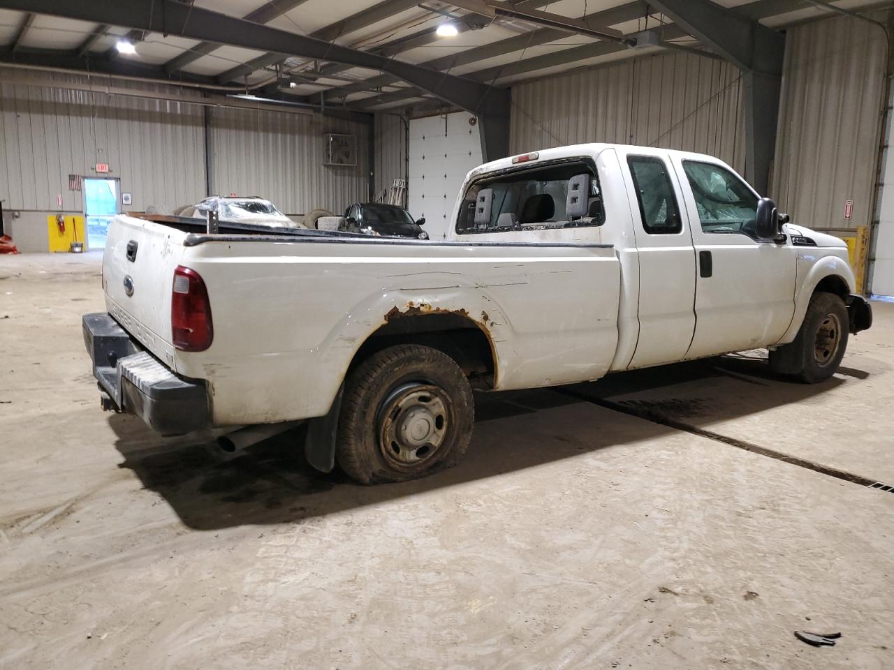 Photo 2 VIN: 1FT7X2A6XBEB58909 - FORD F250 