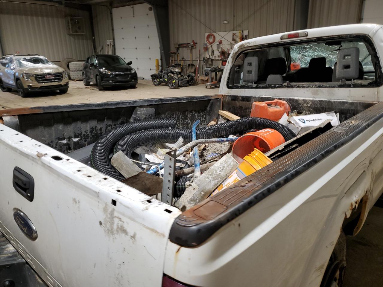 Photo 9 VIN: 1FT7X2A6XBEB58909 - FORD F250 