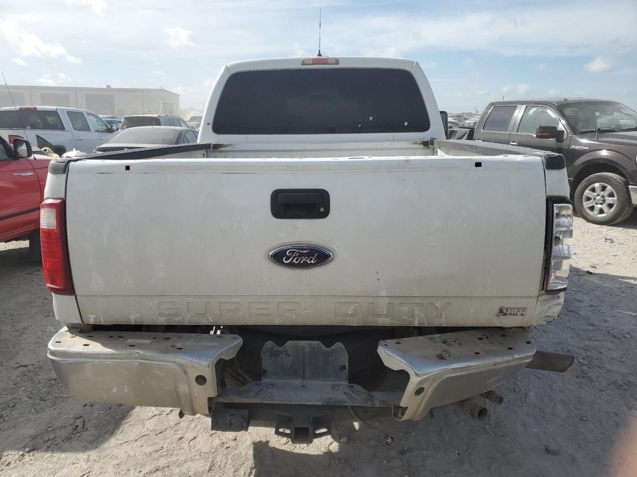 Photo 5 VIN: 1FT7X2B60BEA38227 - FORD F250 