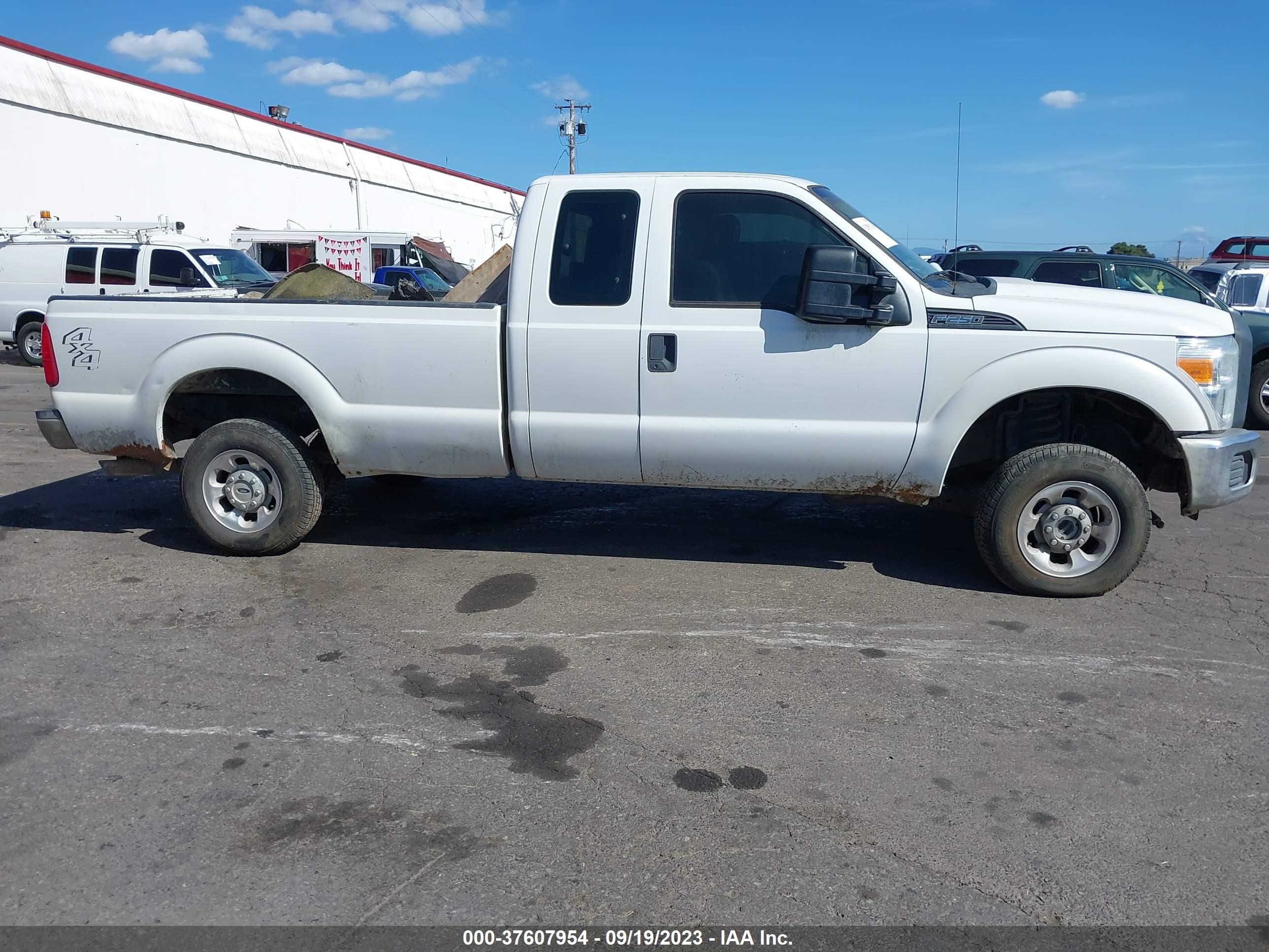 Photo 13 VIN: 1FT7X2B60EEB08149 - FORD F250 