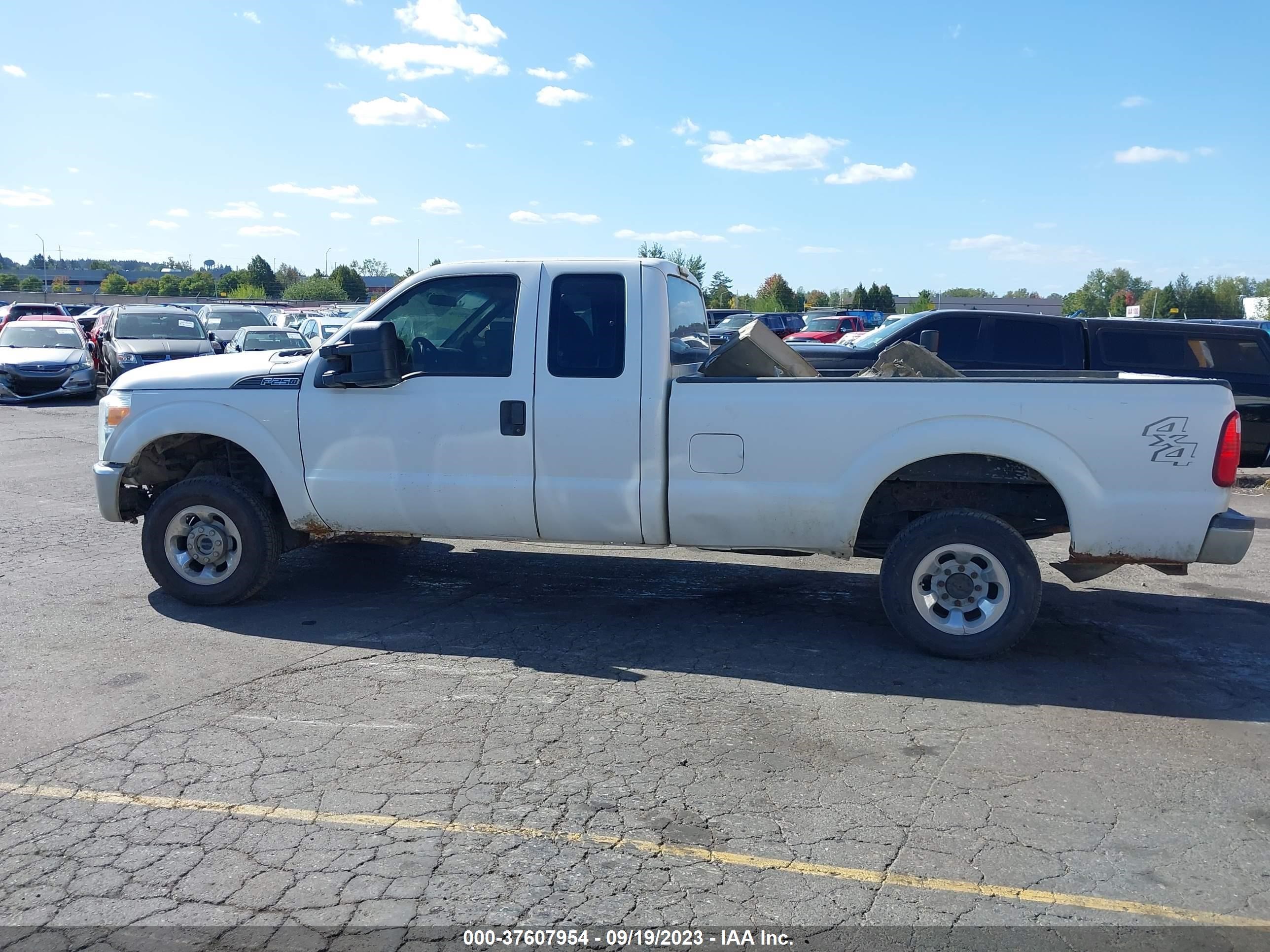 Photo 14 VIN: 1FT7X2B60EEB08149 - FORD F250 